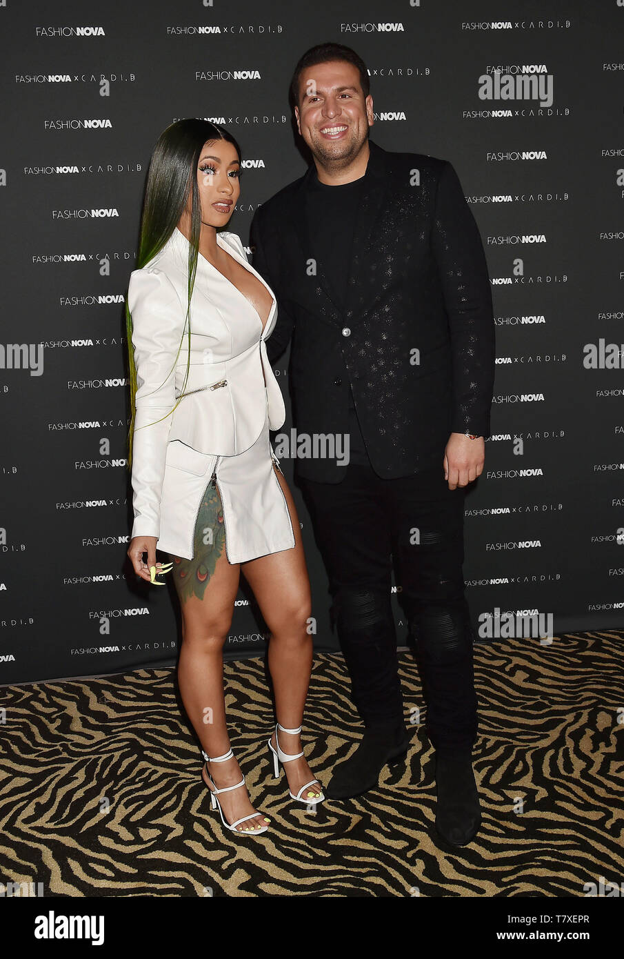 LOS ANGELES, CA - 08 Maggio: Cardi B (L) e amministratore delegato di FashionNova Richard Saghian frequentare il Fashion Nova x Cardi B Collection Launch Party a Hollywood Palladium su maggio 08, 2019 a Los Angeles, California. Foto Stock