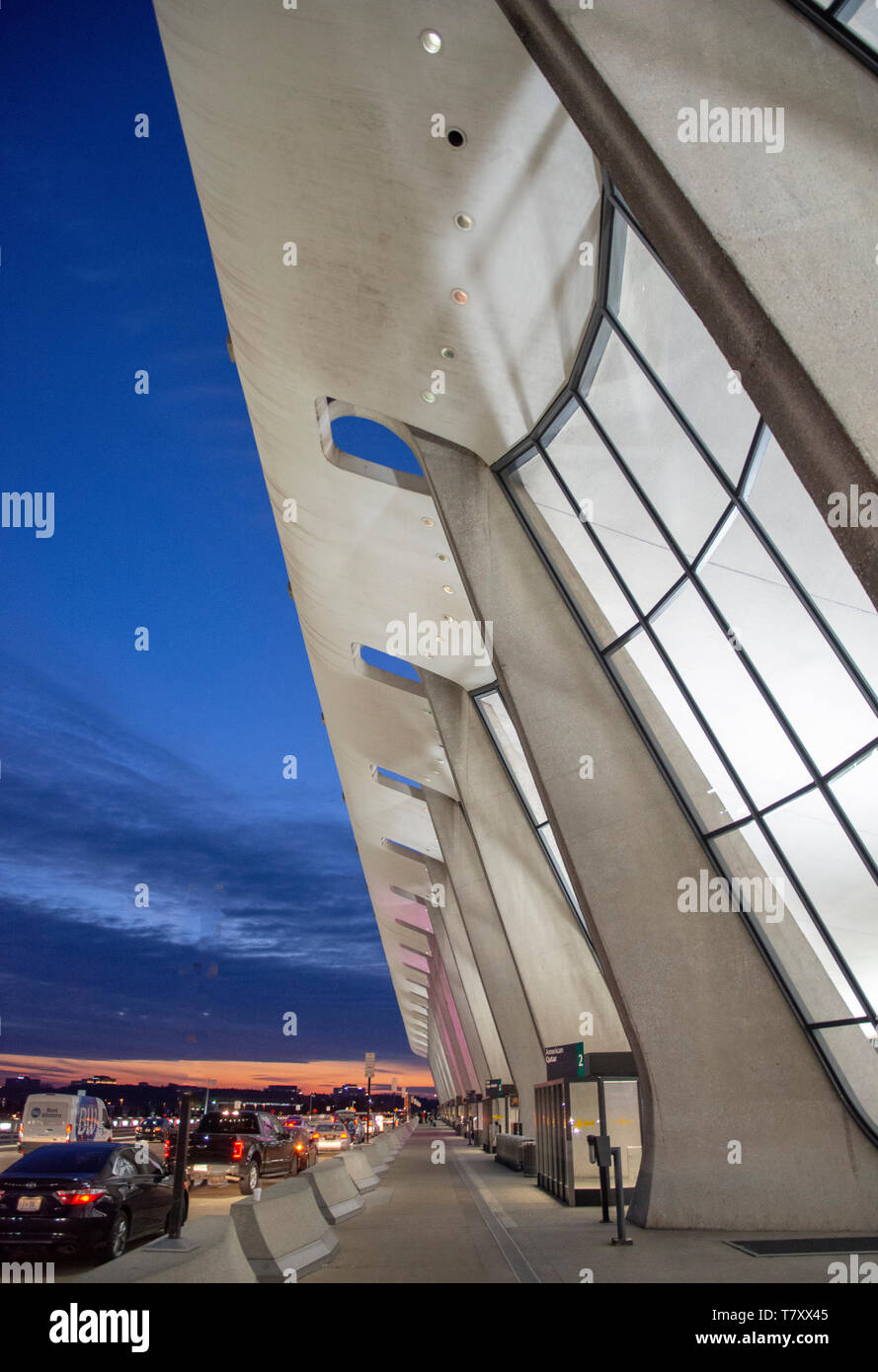 Sunrise all'Aeroporto Internazionale di Dulles, vicino a Washington DC. Foto Stock