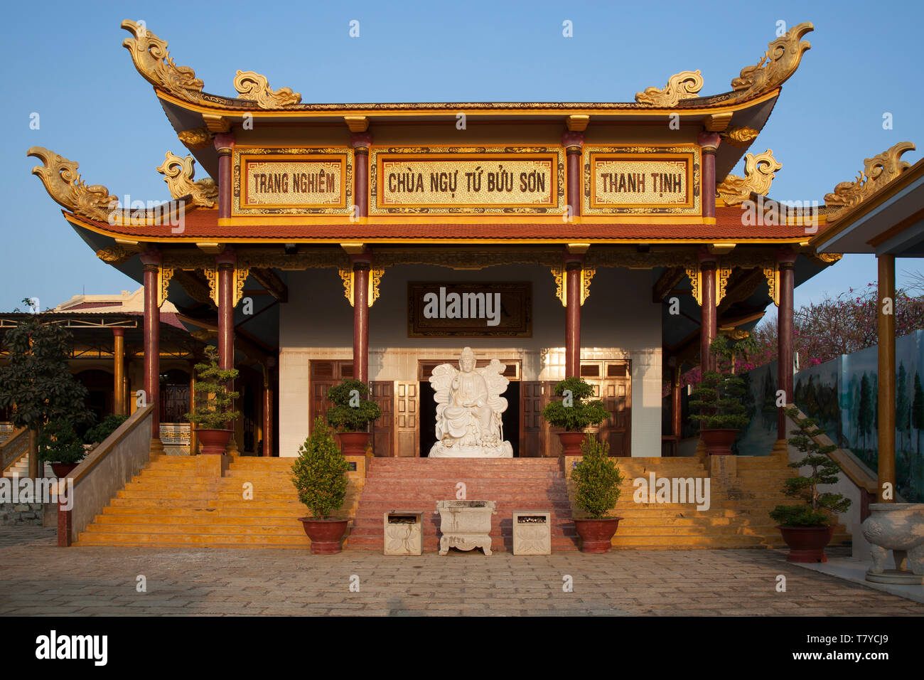 Chua Ngu Tu figlio di Majin Bu Pagoda, vicino a Phan Thiet, Binh Thuan, Vietnam Asia Foto Stock