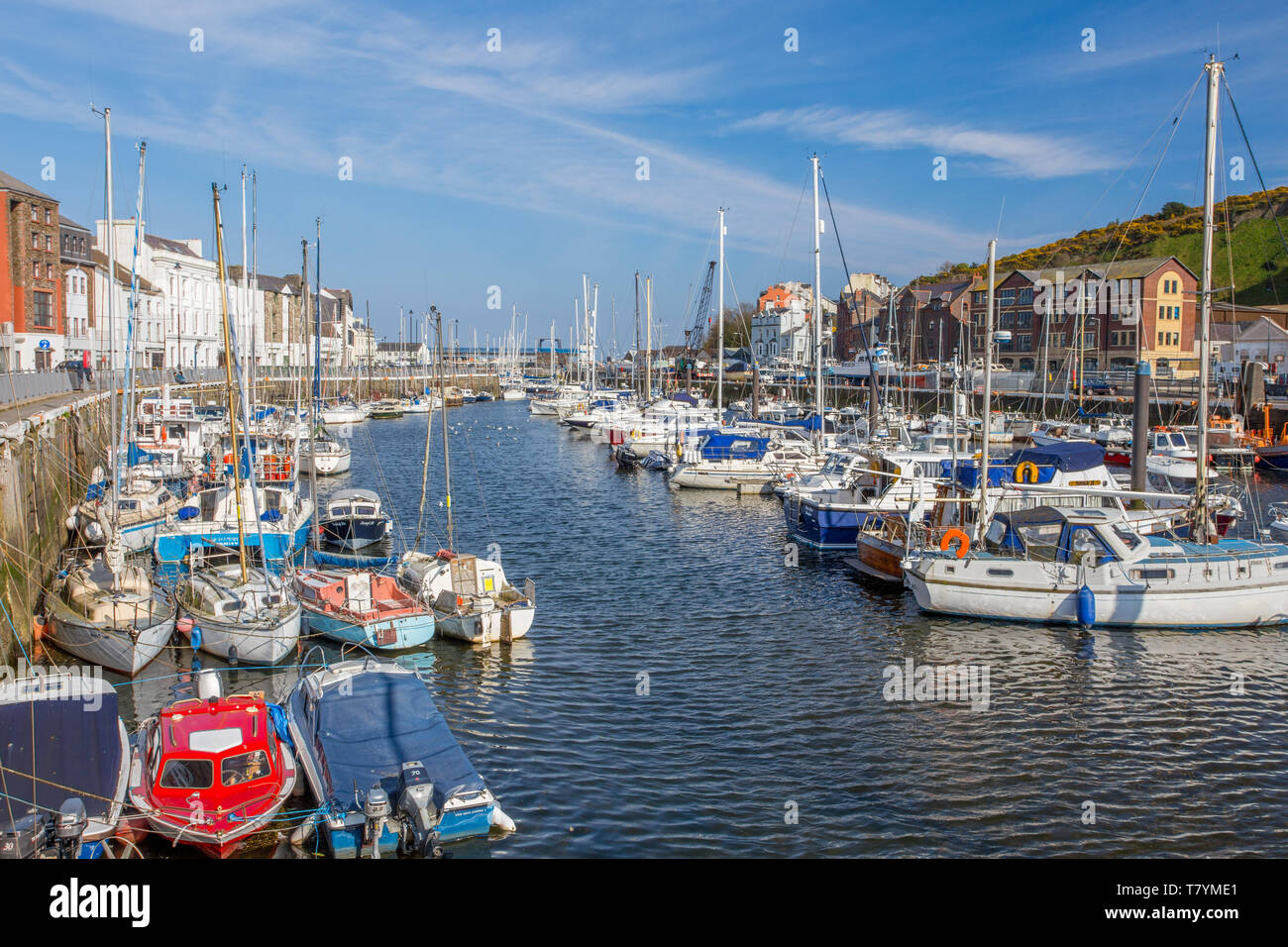 Barche nel porto di Douglas, Isola di Man Foto Stock