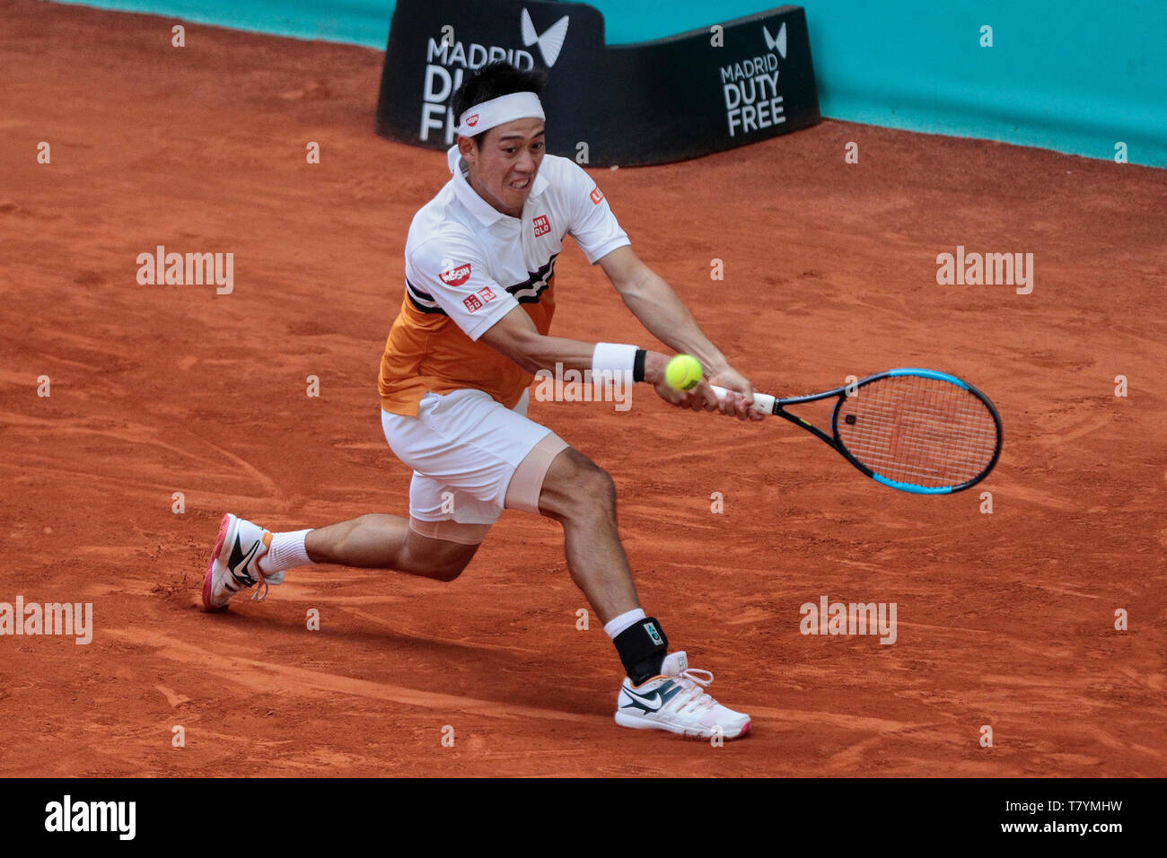 Kei Nishikori visto in azione durante la Mutua Madrid Open Masters corrisponde al giorno 7 a Caja Magica a Madrid. Foto Stock