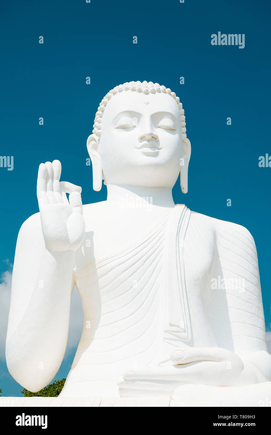 Statua del Buddha, Mihintale, Nord provincia centrale, Sri Lanka, Asia Foto Stock