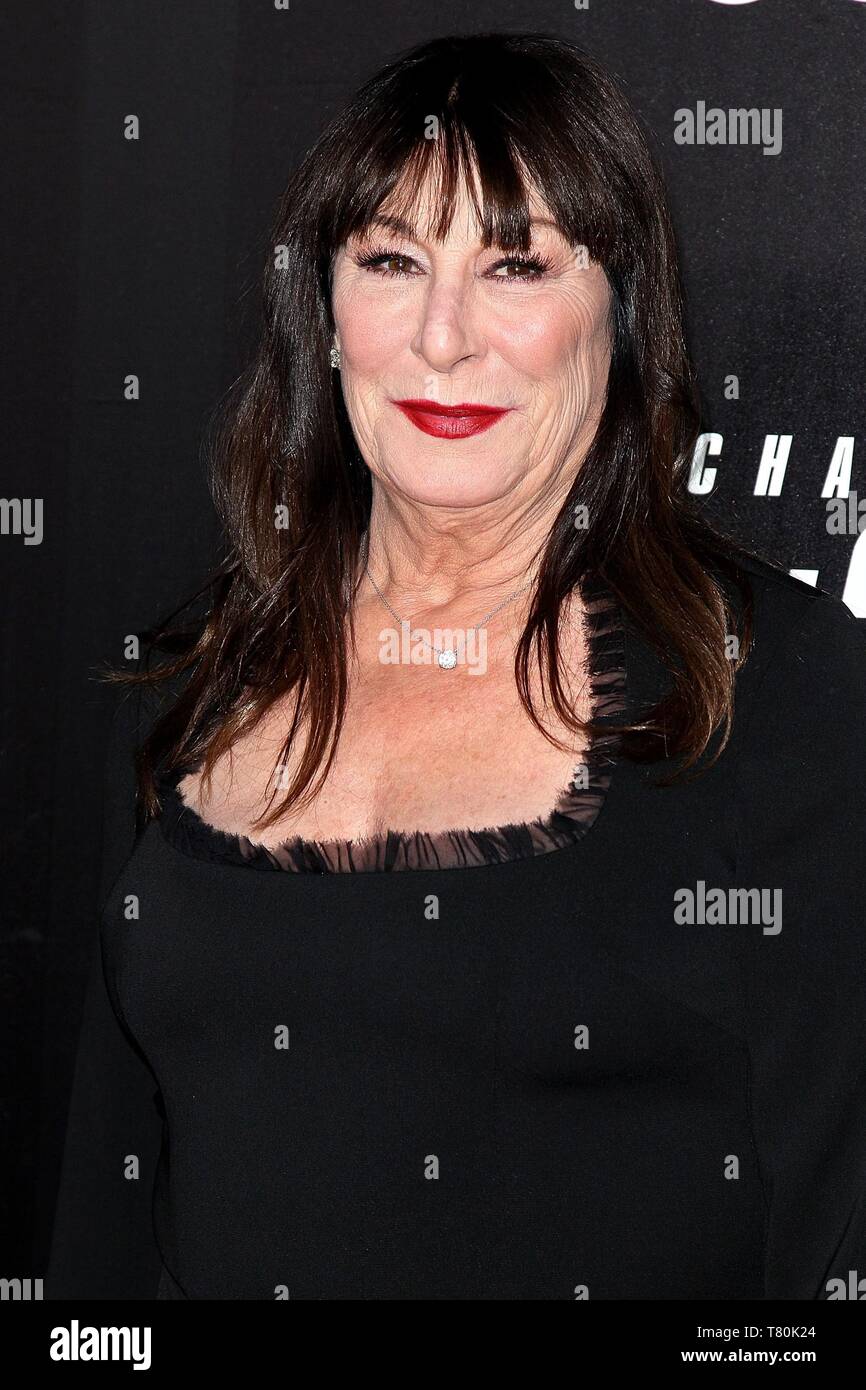 Brooklyn, NY, STATI UNITI D'AMERICA. Il 9 maggio, 2019. Anjelica Huston presso gli arrivi per Giovanni stoppino: Capitolo 3 - PARABELLUM Premiere mondiale, uno Hanson posto - ex Williamsburgh Savings Bank, Brooklyn, NY Maggio 9, 2019. Foto di: Steve Mack/Everett raccolta/Alamy Live News Foto Stock