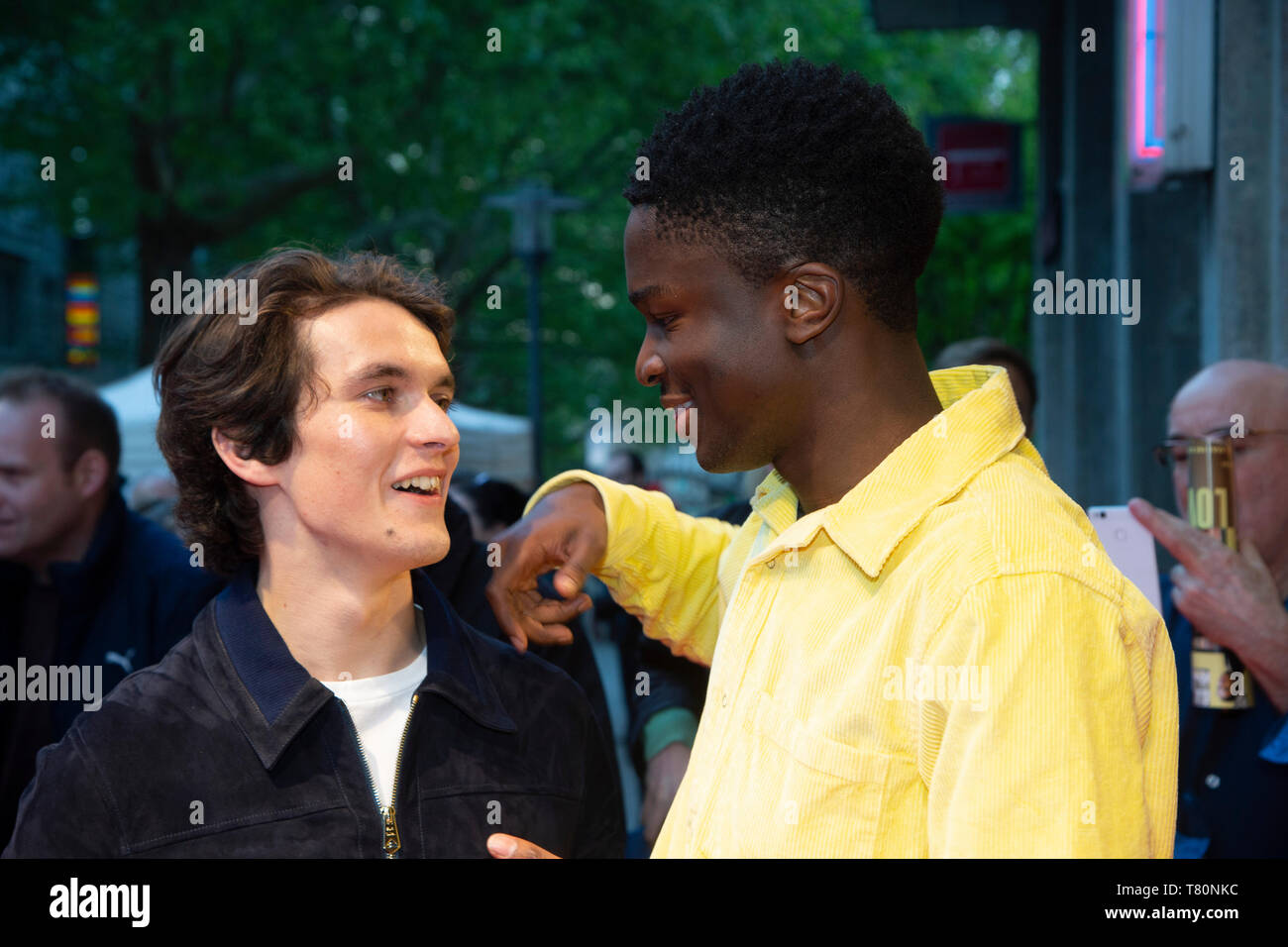 Da sinistra: Fionn WHITEHEAD, attore gioca il ruolo di Gyllen e Stephane BAK, attore interpreta il ruolo di William, sul tappeto rosso, tappeto rosso mostra, premiere del film strade ?? In Essen Lichtburg di Essen, 09.05.2019. | Utilizzo di tutto il mondo Foto Stock