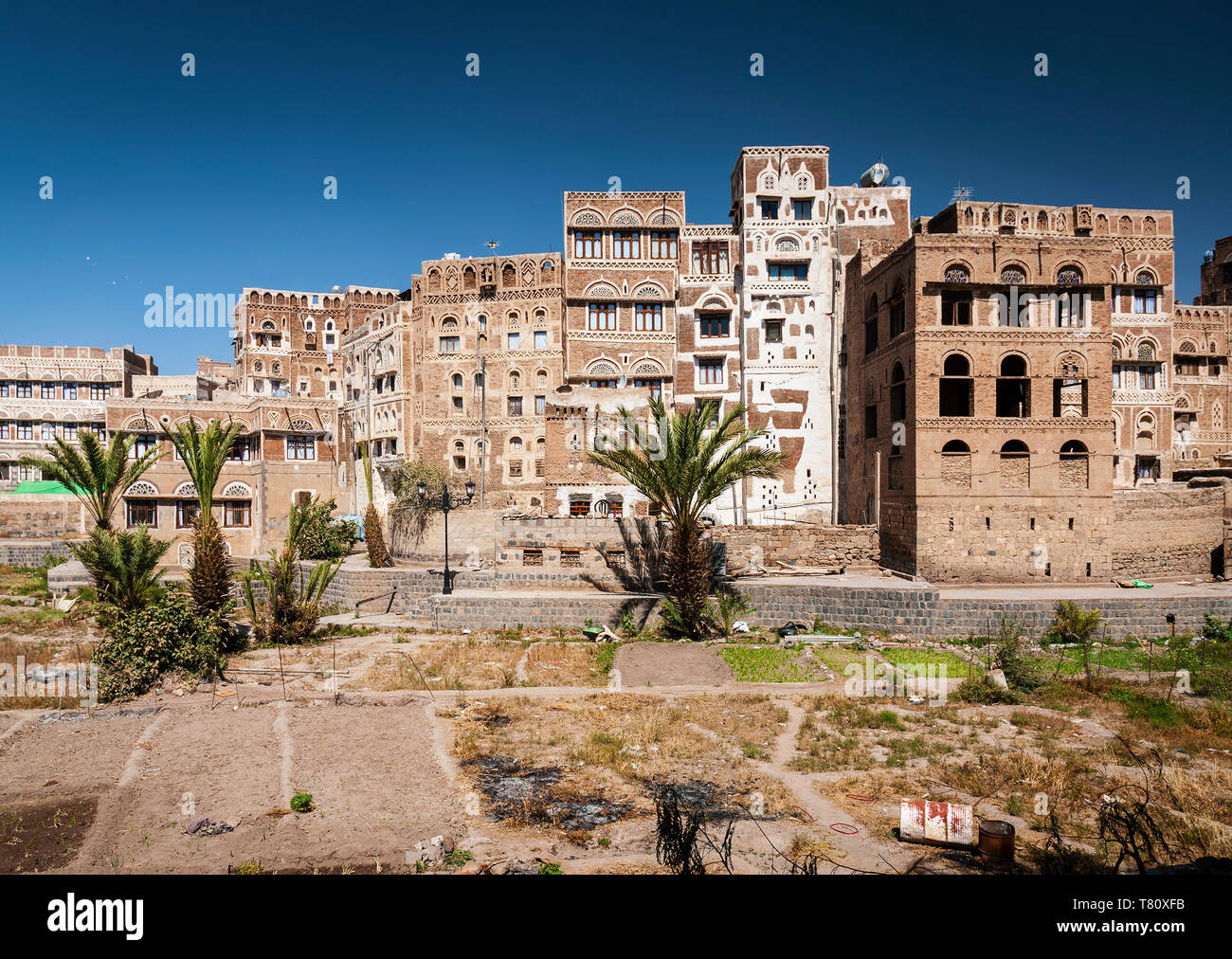 Famoso e tradizionale architettura degli edifici del patrimonio vista in sanaa città vecchia in Yemen Foto Stock