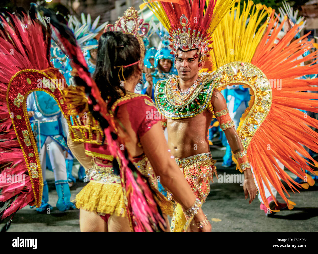 Samba ballerine alla sfilata di carnevale a Niteroi, Stato di Rio de Janeiro, Brasile, Sud America Foto Stock