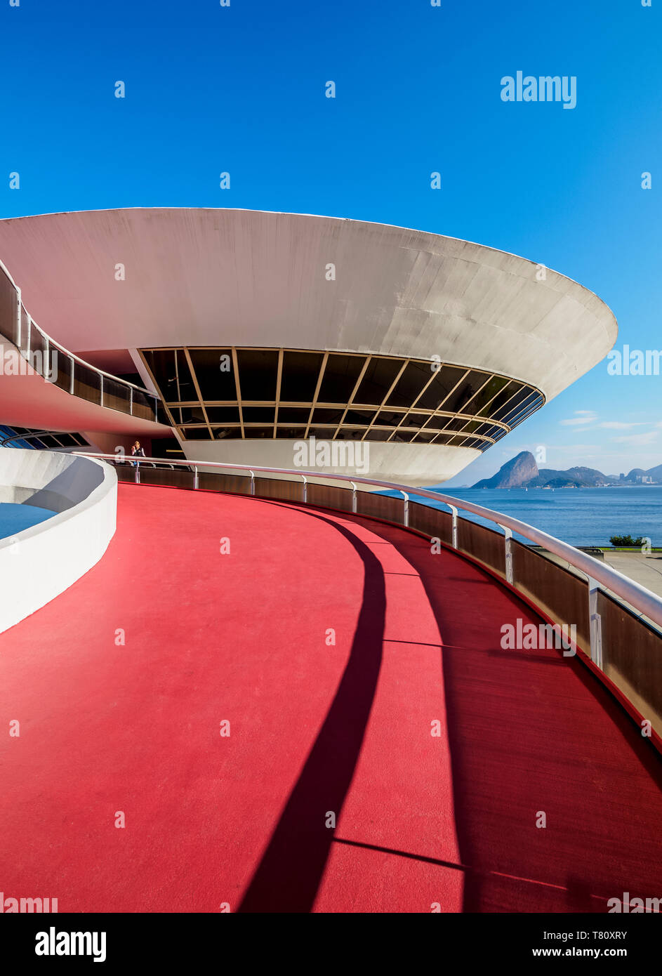 Niteroi Museo di Arte Contemporanea MAC, Niteroi, Stato di Rio de Janeiro, Brasile, Sud America Foto Stock