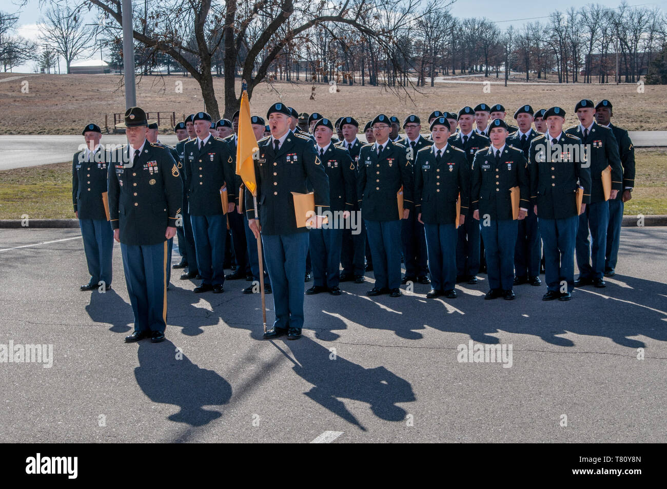 Fort Leonard Wood. Abrahms Theatre, un co 35th OSUT. US Army la Guardia Nazionale per la formazione di base cerimonie di laurea. Foto Stock