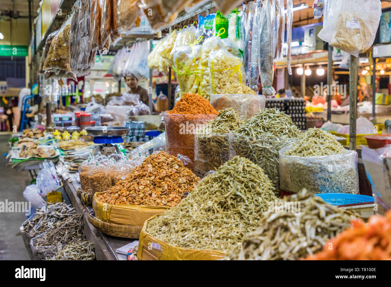 Le spezie per la vendita al mercato coperto in Phuket citta vecchia, Phuket, Thailandia, Sud-est asiatico, in Asia Foto Stock