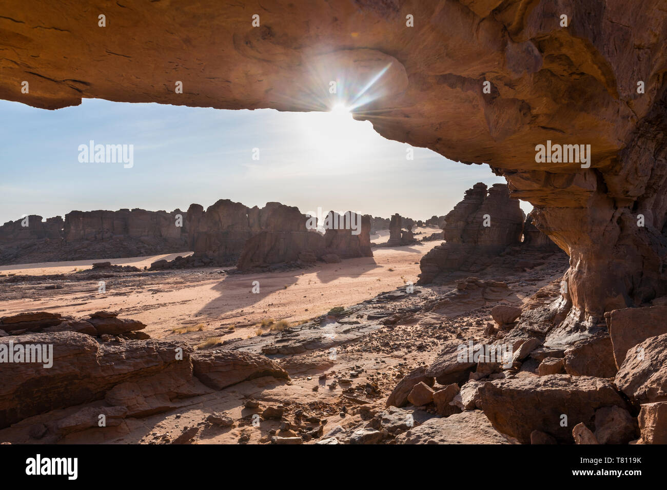 Bella roccia arch, Ennedi altopiano, Sito Patrimonio Mondiale dell'UNESCO, la regione di Ennedi, Ciad, Africa Foto Stock