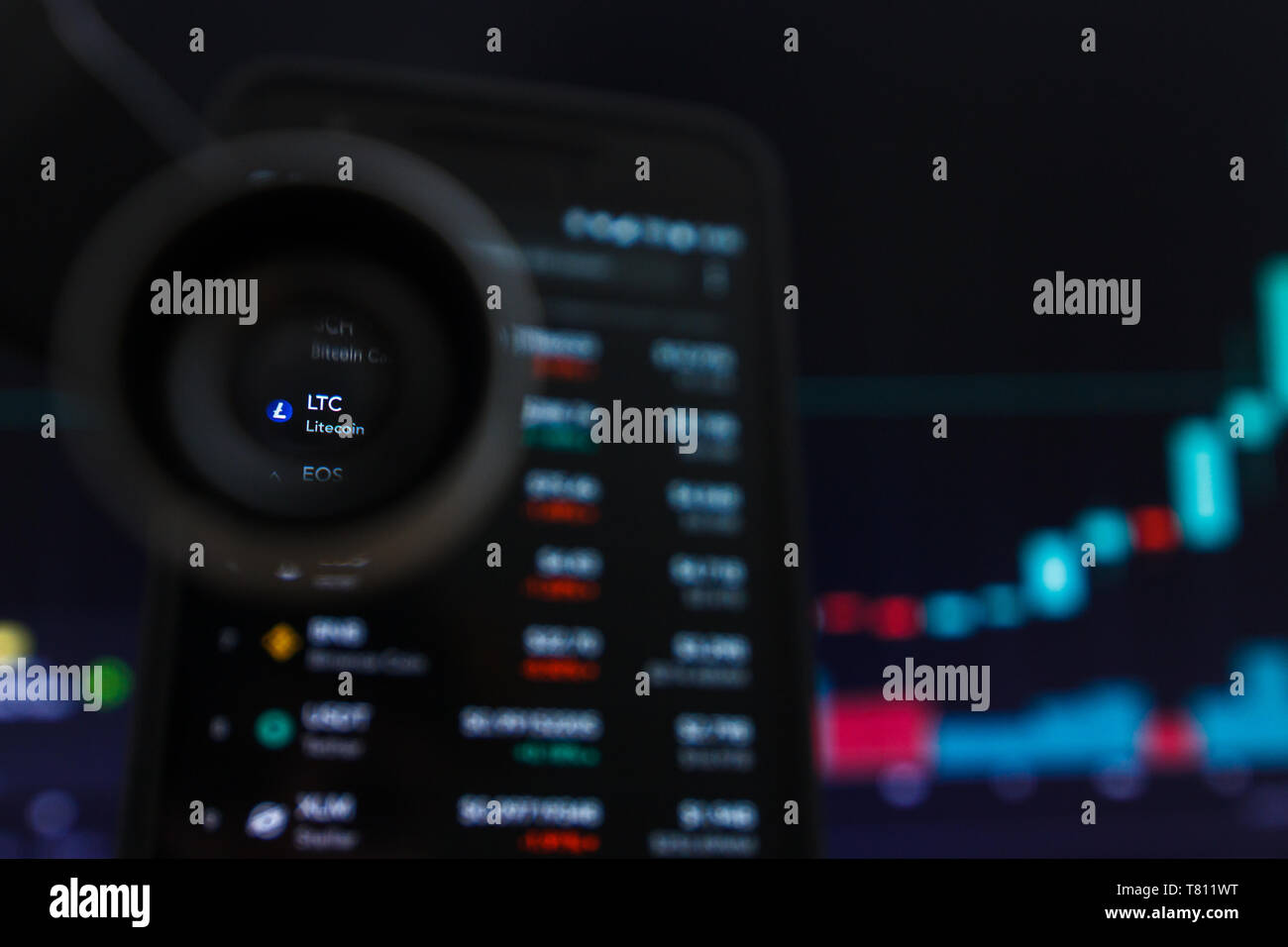 SAN FRANCISCO, STATI UNITI - 9 Maggio 2019: un grafico di tendenza crescente di LTC Litecoin Cryptocurrency. L'illustrazione delle candele verde bar di tendenza di sollevamento, San F Foto Stock