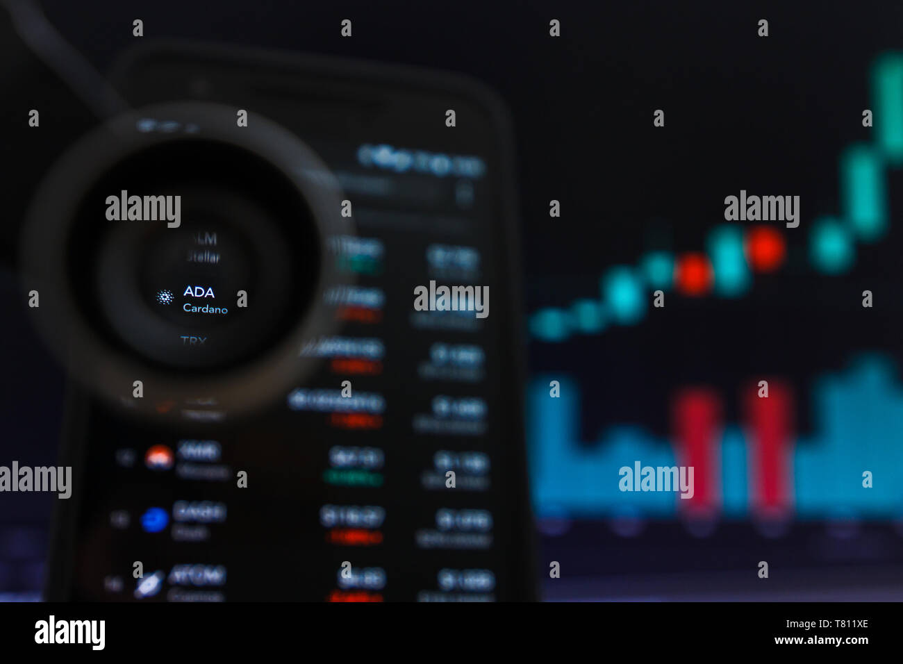 SAN FRANCISCO, STATI UNITI - 9 Maggio 2019: un grafico di tendenza crescente di ADA Cardano Cryptocurrency. L'illustrazione delle candele verde bar di tendenza di sollevamento, San Fr Foto Stock