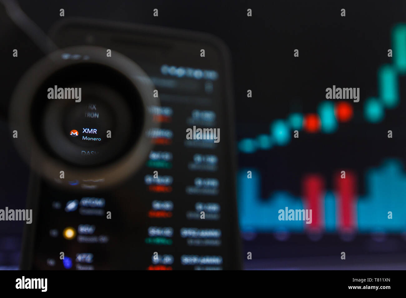 SAN FRANCISCO, STATI UNITI - 9 Maggio 2019: un grafico di tendenza crescente di XMR Monero Cryptocurrency. L'illustrazione delle candele verde bar di tendenza di sollevamento, San Fra Foto Stock
