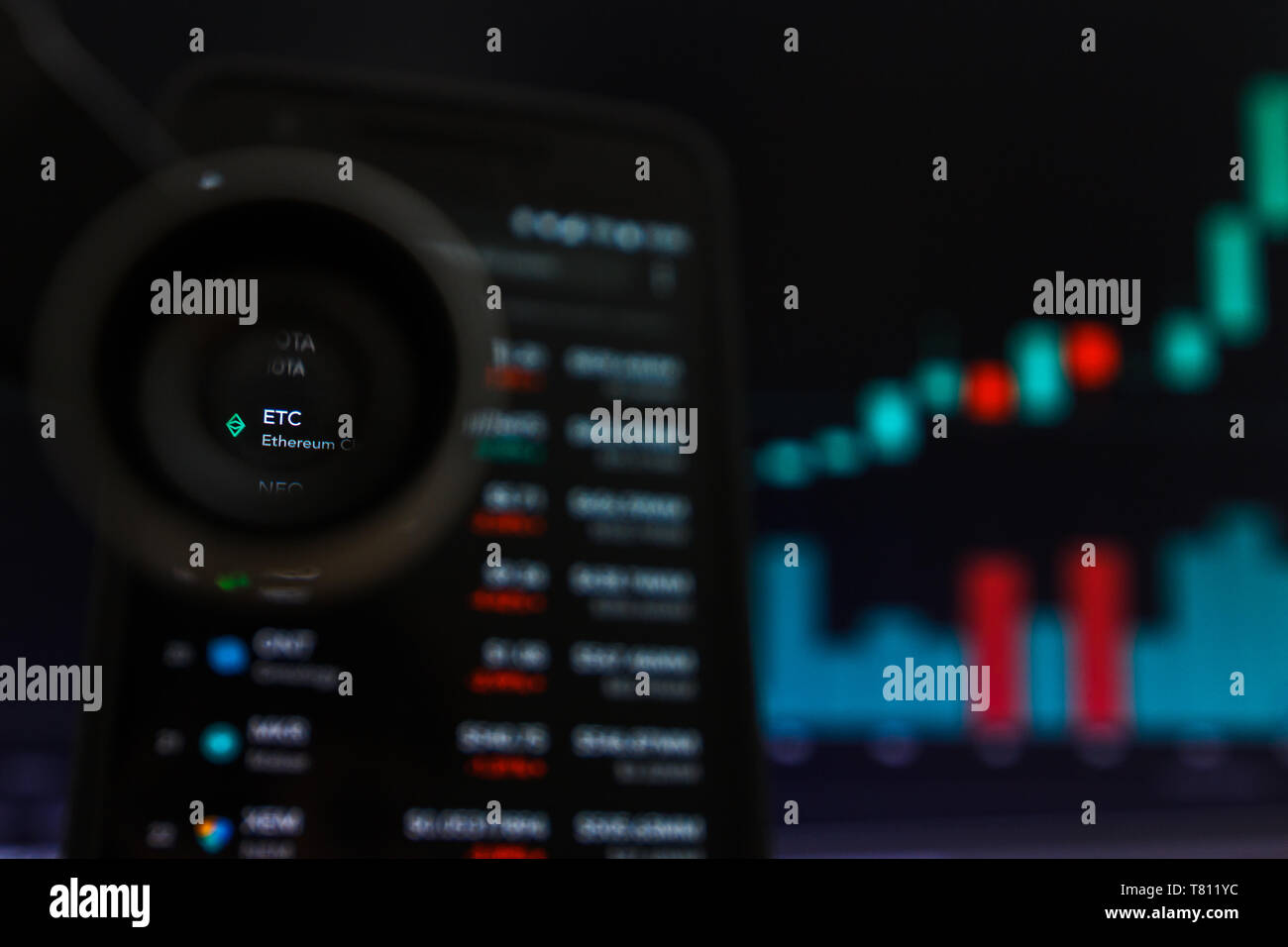SAN FRANCISCO, STATI UNITI - 9 Maggio 2019: un grafico di tendenza crescente di ETC Ethereum Cryptocurrency classico. L'illustrazione delle candele verde Bar sollevamento tren Foto Stock