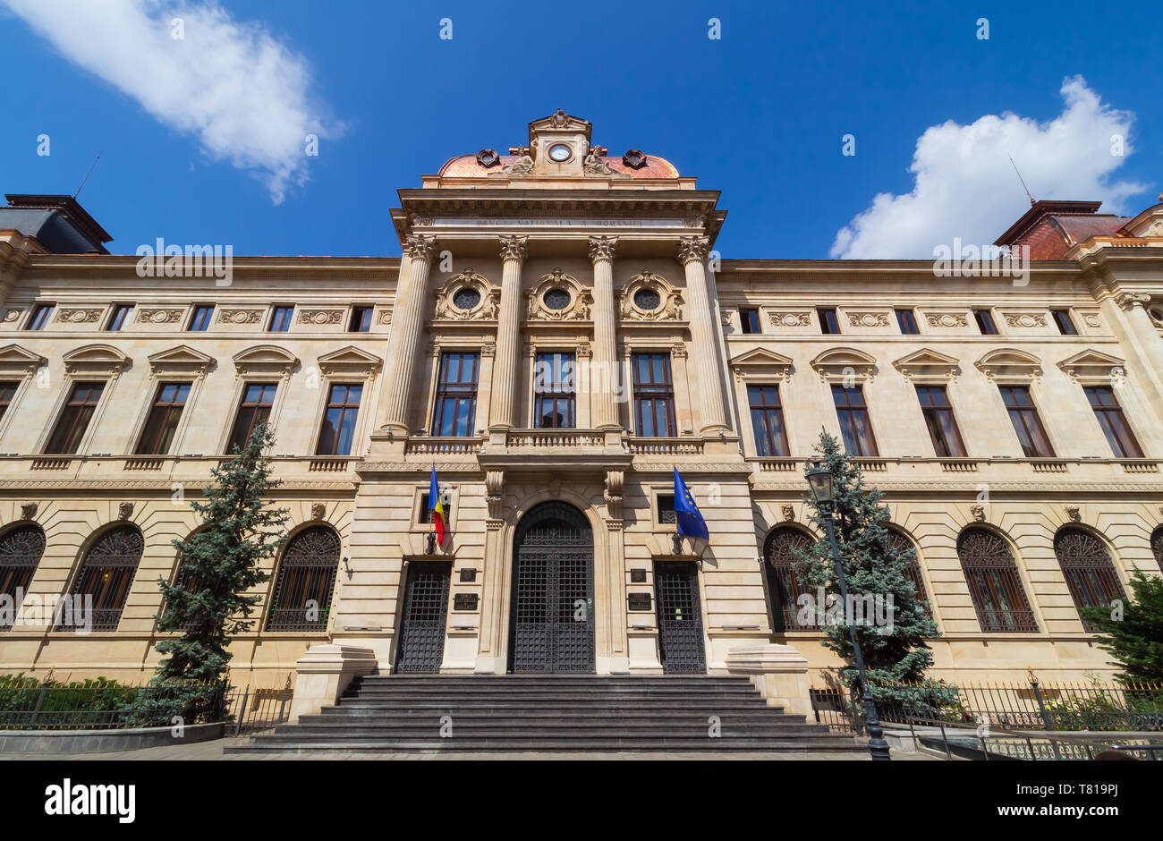 Bucarest, Romania - Maggio 02, 2019: La Banca nazionale di Romania sede, in questa immagine è la vecchia ala della BNR Palace, costruito tra il 1884 un Foto Stock
