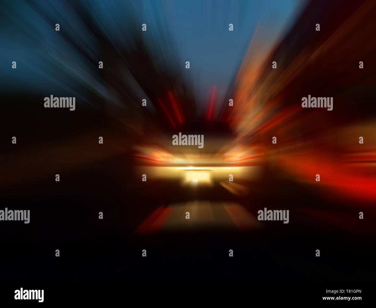 Velocità astratta motion blur in città sulla strada di notte e luce al neon. Foto Stock