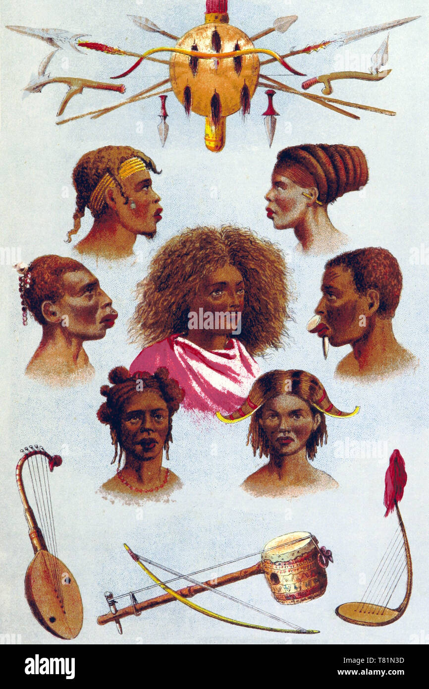 Africani natali, armi e strumenti musicali Foto Stock