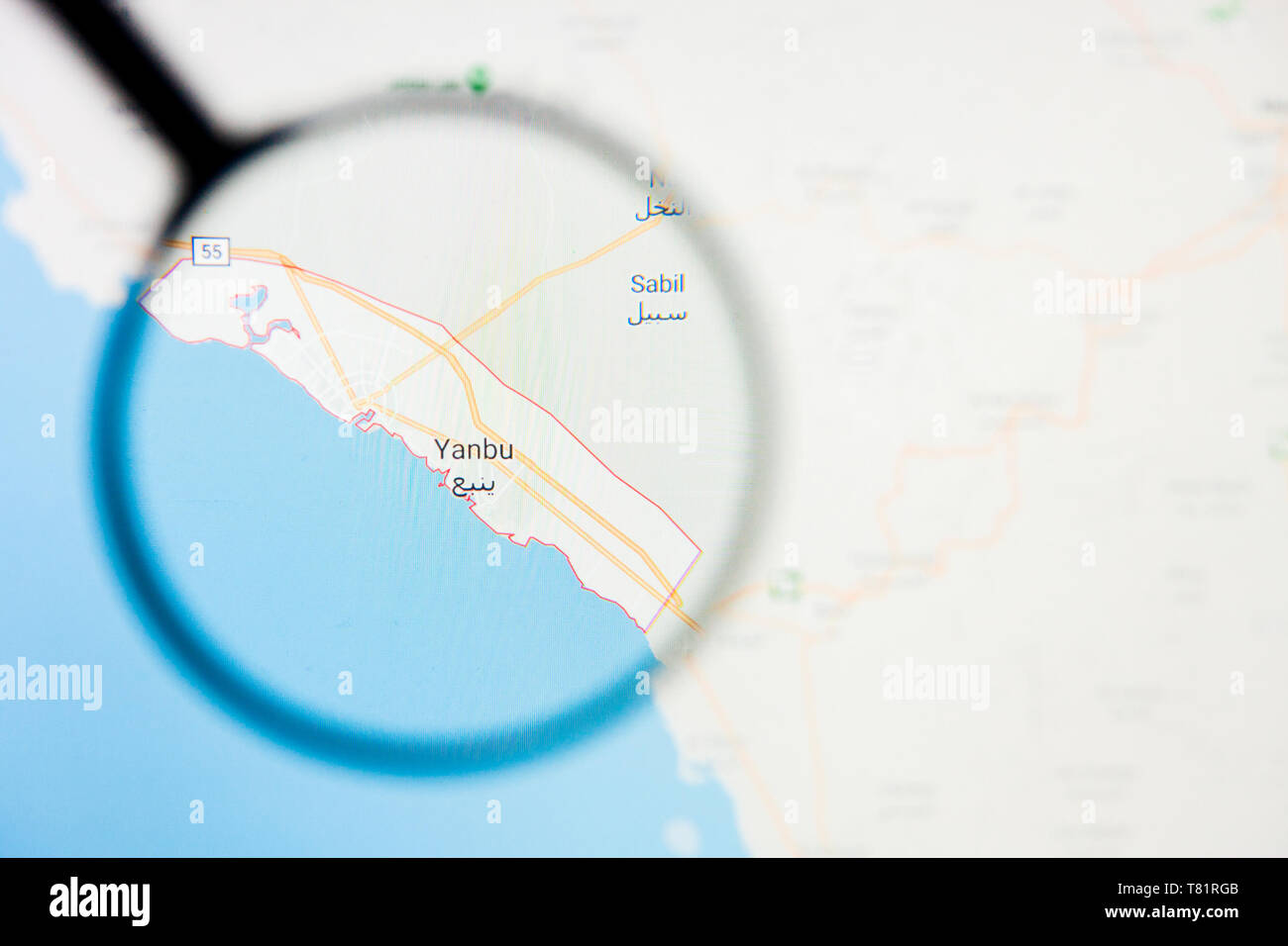 Città di Yanbu in Arabia Saudita visualizzazione concetto illustrativa sullo schermo attraverso la lente di ingrandimento Foto Stock