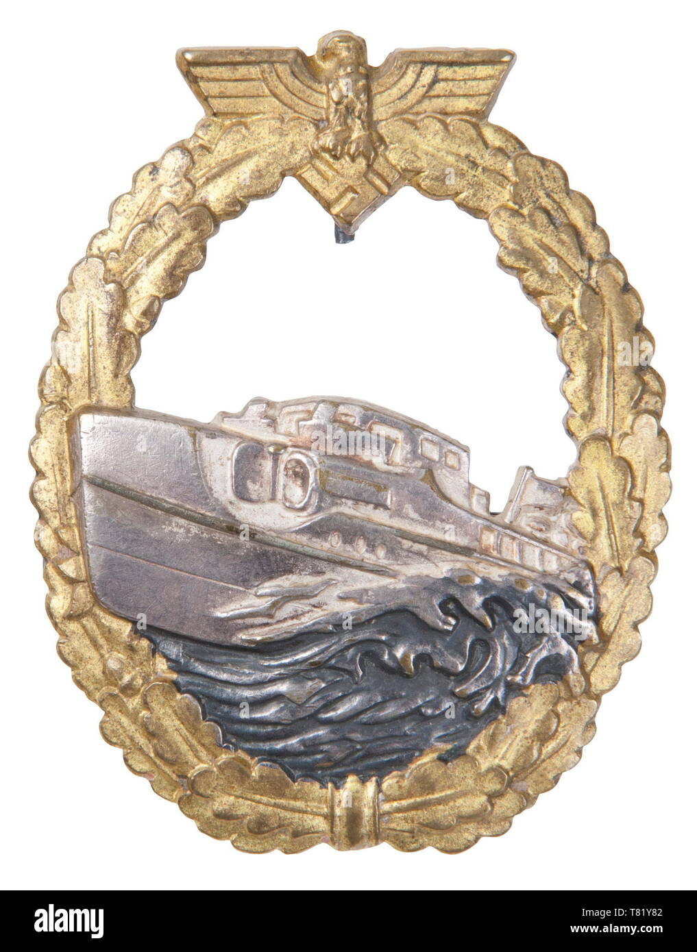 Un'E-Boat Badge 1. pattern, maker Schwerin. Inizio Tombak esempio con marchio in rilievo, canna, cerniera orizzontale perno rastremato. USA-partita storica, storica, premi award, Reich tedesco, Terzo Reich, era nazista, il Nazionalsocialismo, oggetto, oggetti, alambicchi, medaglia, decorazione, medaglie, decorazioni, clipping, tagliate, cut-out, ritagli onore, onore nazionale socialista, nazista, periodo nazista, xx secolo, Editorial-Use-solo Foto Stock