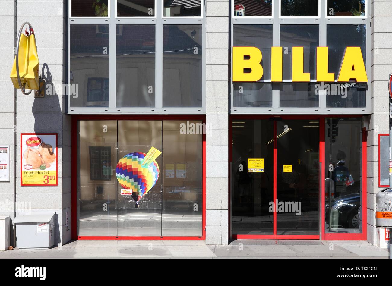 VIENNA - 6 settembre: Billa store il 6 settembre 2011 a Vienna. Ora parte del gruppo Rewe, Billa è stata fondata nel 1953. Con più di mille negozi è Foto Stock