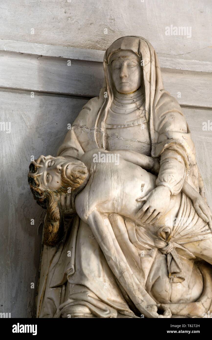 Francia, Giura, Saint Lothain, chiesa datata al X secolo, Vergine della Misericordia, statua di alabastro datata XVI secolo Foto Stock