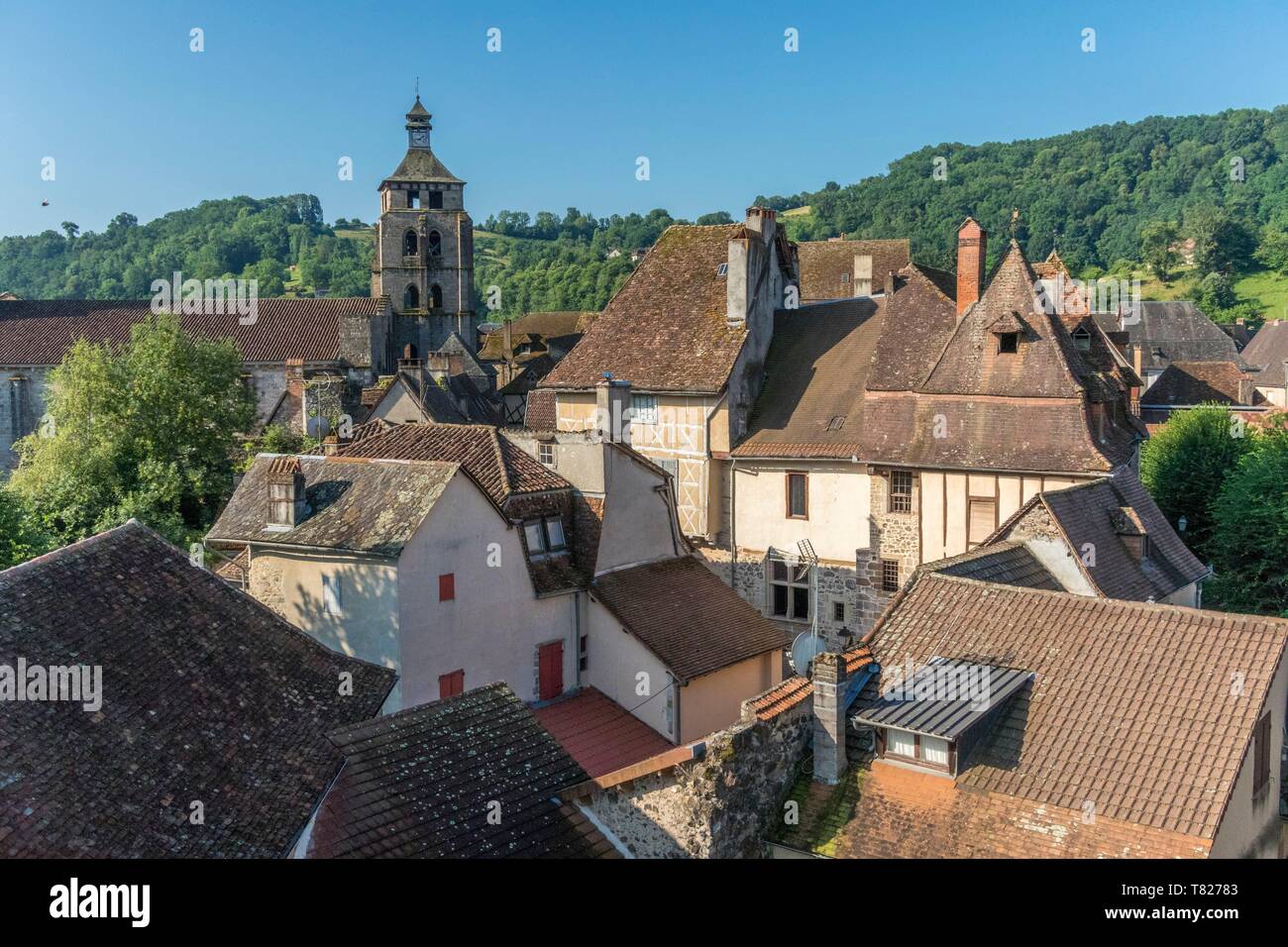 Francia, Correze, valle della Dordogna, Beaulieu sur Dordogne, vista generale del vecchio quartiere Foto Stock