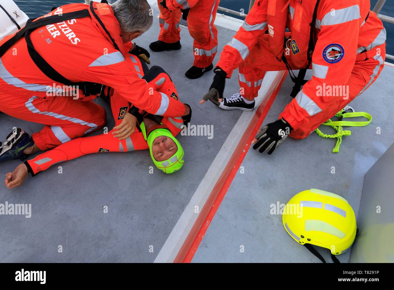 Francia, Bouches du Rhone, La Ciotat, mare soccorritori SNSM, esercitazione di soccorso Foto Stock