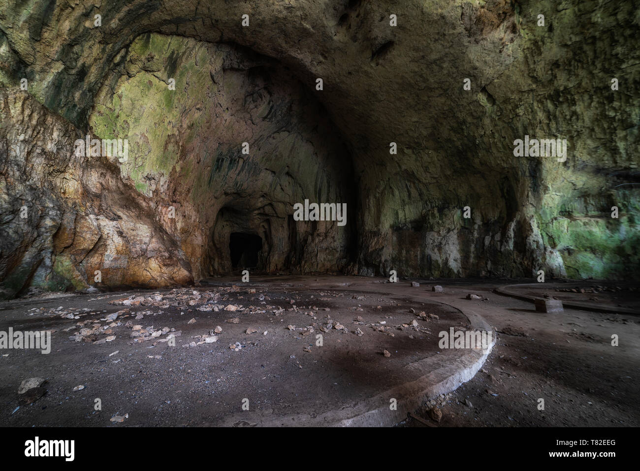 Devetashka cave, vicino alla città di Lovech, Bulgaria. Foto Stock