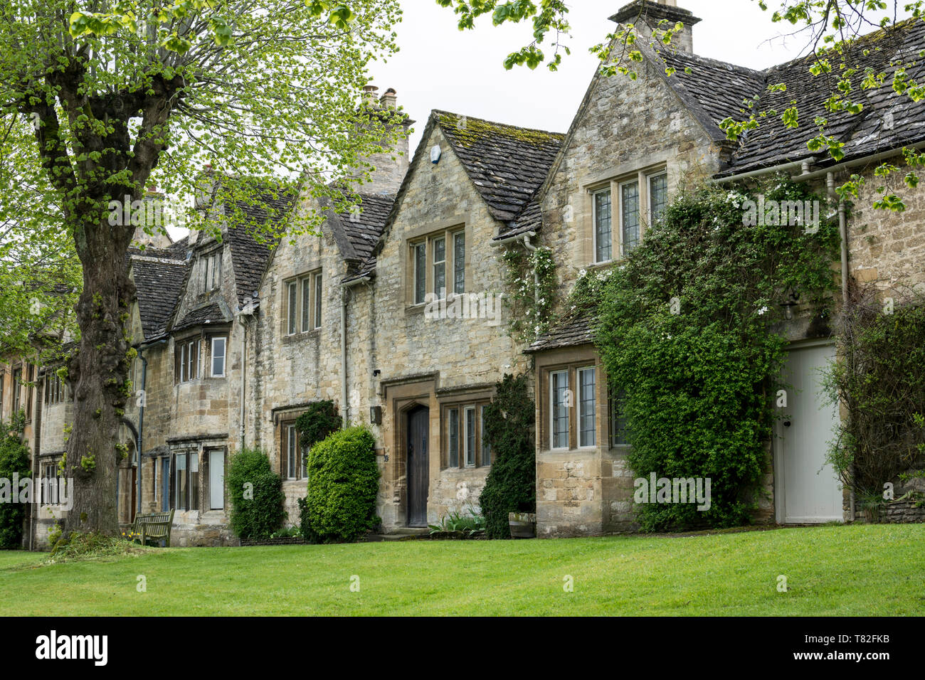 Cottages in Sheep Street, Burford, Oxfordshire, England, Regno Unito Foto Stock