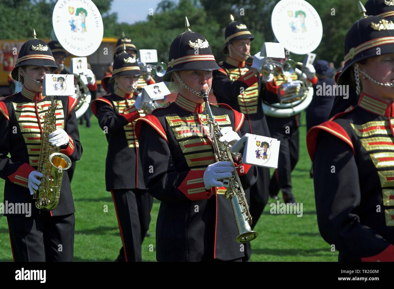 Outdoor brass band nel cerimoniale storico uniformi. In Outdoor-Blaskapelle historischen Zeremonienuniformen. Orkiestra Plenerowa dęta mundurach w. Foto Stock