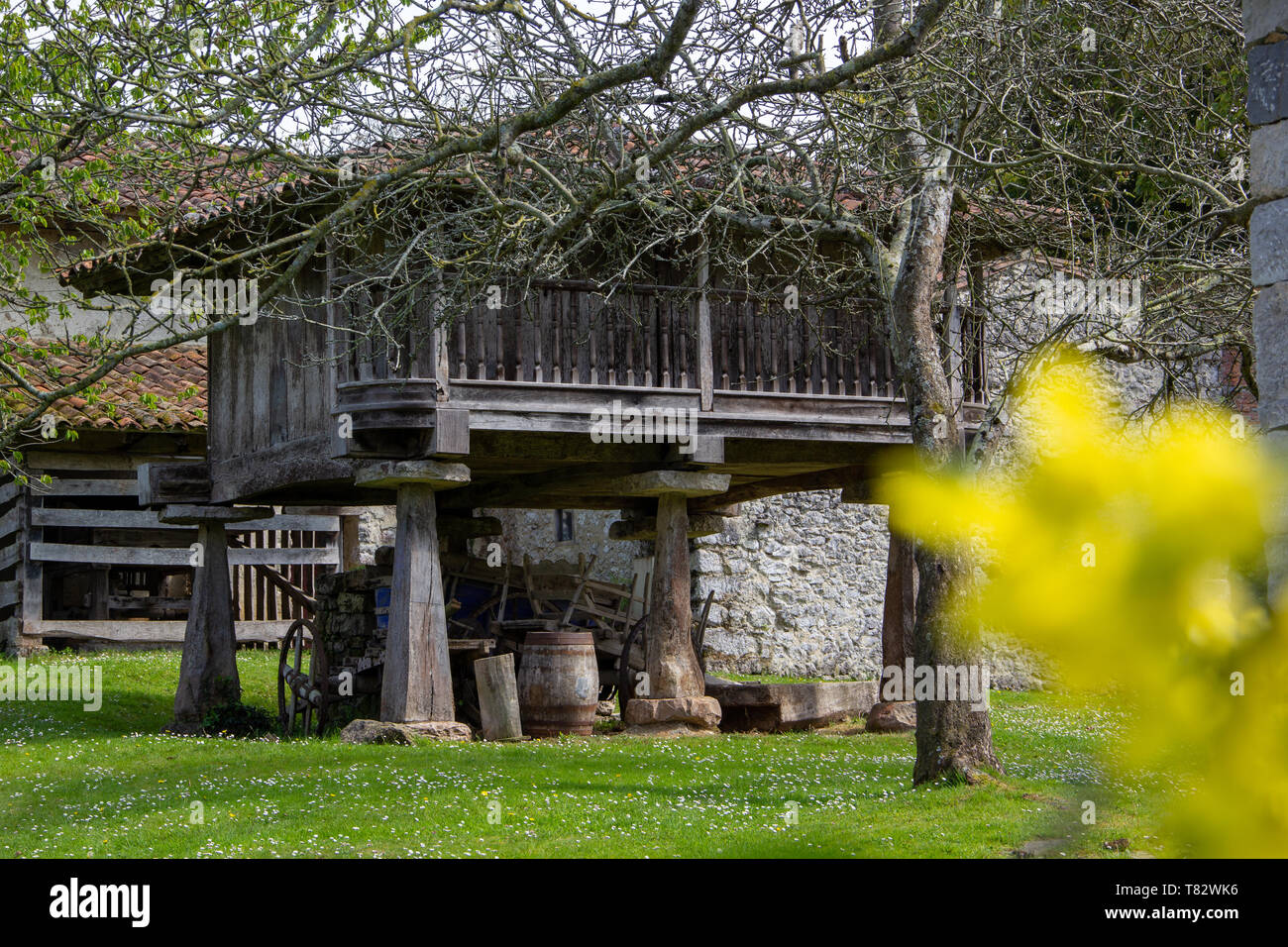 Porrua, Asturias, Spagna - 04 21 2019: Horreo presso il museo etnografico Foto Stock