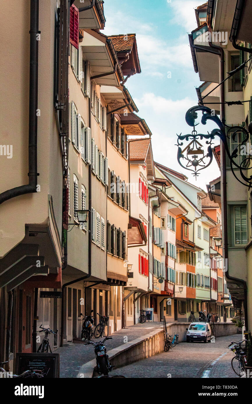 Fila di case nella città vecchia di Lucerna, Svizzera Foto Stock