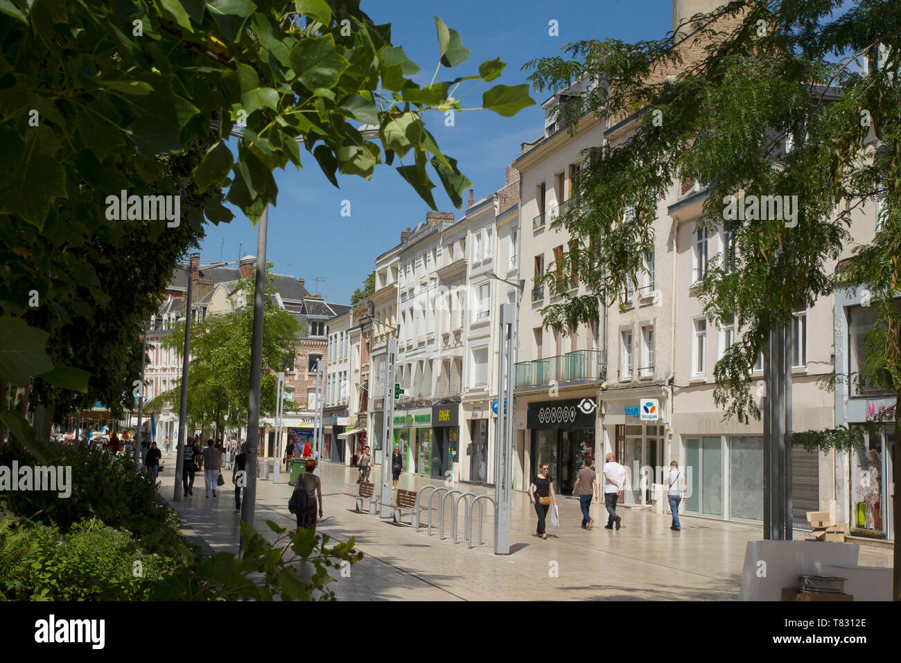 Amiens (Francia settentrionale): edifici in Òplace Rene GobletÓ Square, nel cuore del centro città Foto Stock
