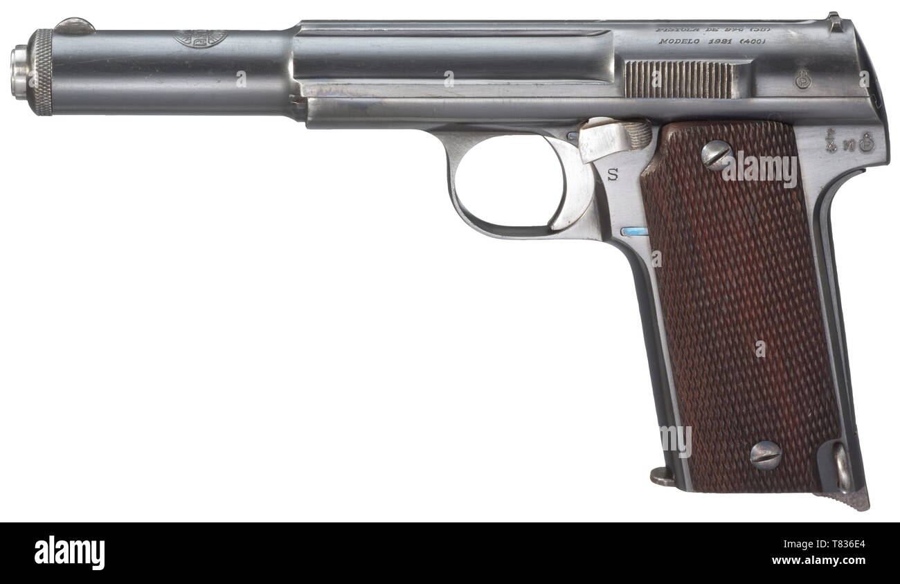Un Astra mod. 400 (1921), la Wehrmacht Cal. 9 mm largo. No. 97182. I numeri corrispondenti. Foro luminoso, contrassegnato con '9 M/M & 38' alla porta di espulsione di livello. Otto colpi. Prova contrassegnato 'M' (1941). Iscrizione standard. Non accettazione della Wehrmacht mark. Completa, originale blu satinato con il minimo di segni di usura. Parti funzionali bianco lucido. Flawless noce scuro pannelli di presa. Magazine. Nei pressi di menta alla condizione di menta. Ricercato oggetto da collezione unicamente identificabili mediante il suo numero di serie a partire dall'ottobre 1941 la consegna di armi 4500 nel 92851 - 97350 S/N. La seconda consegna di 1500 weapo, Editorial-Use-solo Foto Stock