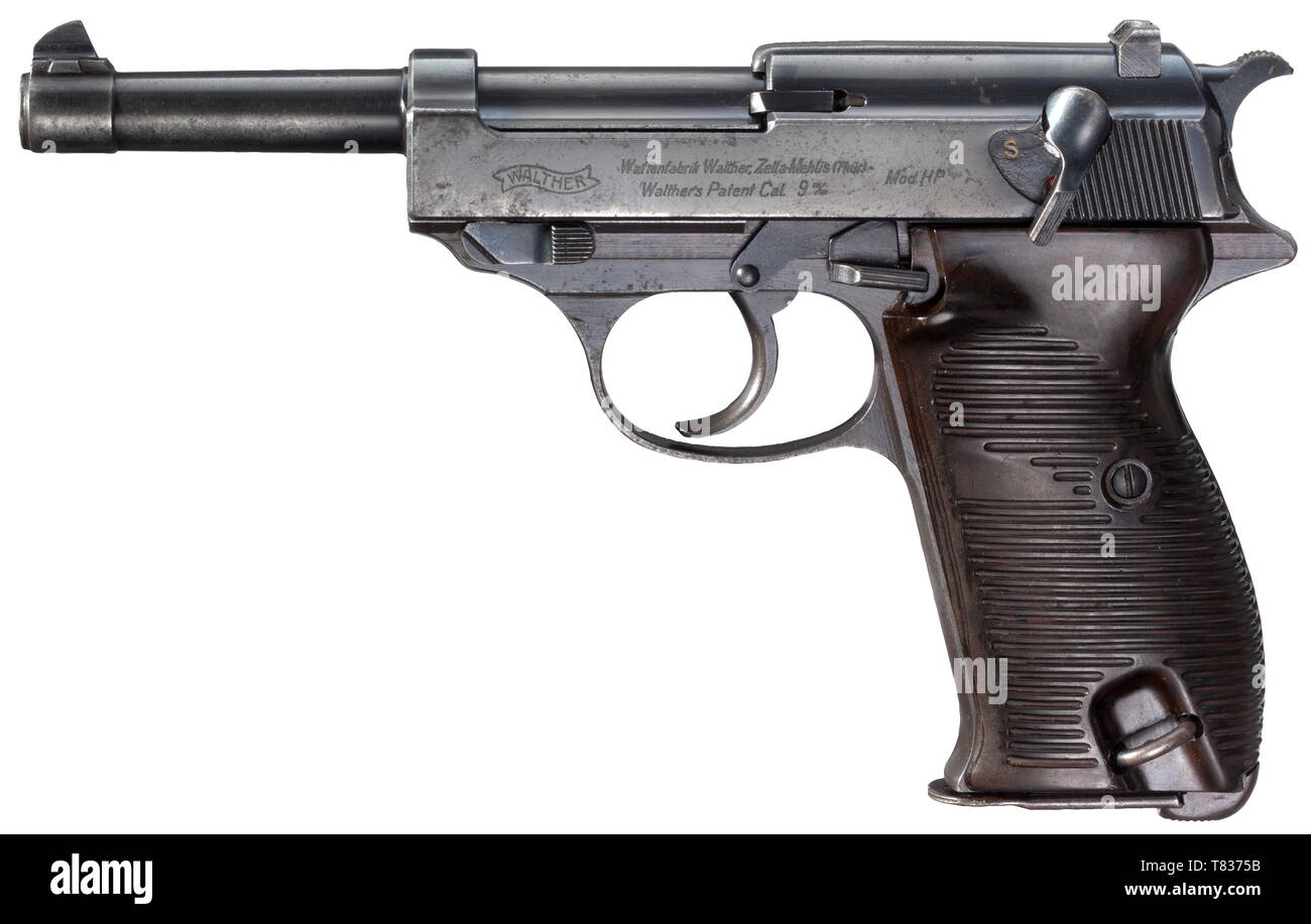 Un Walther mod. HP, contratto Ustasa Cal. 9 mm Parabellum, n. 12399. I numeri corrispondenti. Matt alesaggio. Prova contrassegnato eagle/N. Prodotte circa metà-1941. Iscrizione standard. Sulla destra della diapositiva il simbolo Ustasa in forma ad "U" sopra scacchiera croata stemma. Originale finitura colorata con tracce di utilizzo. Il marrone scuro in bachelite pannelli di presa. Magazine. Buone condizioni generali. Il contratto Ustasa armi sono rarissimi Walther collezionisti di armi esistenti. Prodotte entro la gamma assunta numeri 12395 - 12534 semplicemente 13 armi sono noti in tutto il mondo secondo la letteratura. Cfr. Buxt, Editorial-Use-solo Foto Stock
