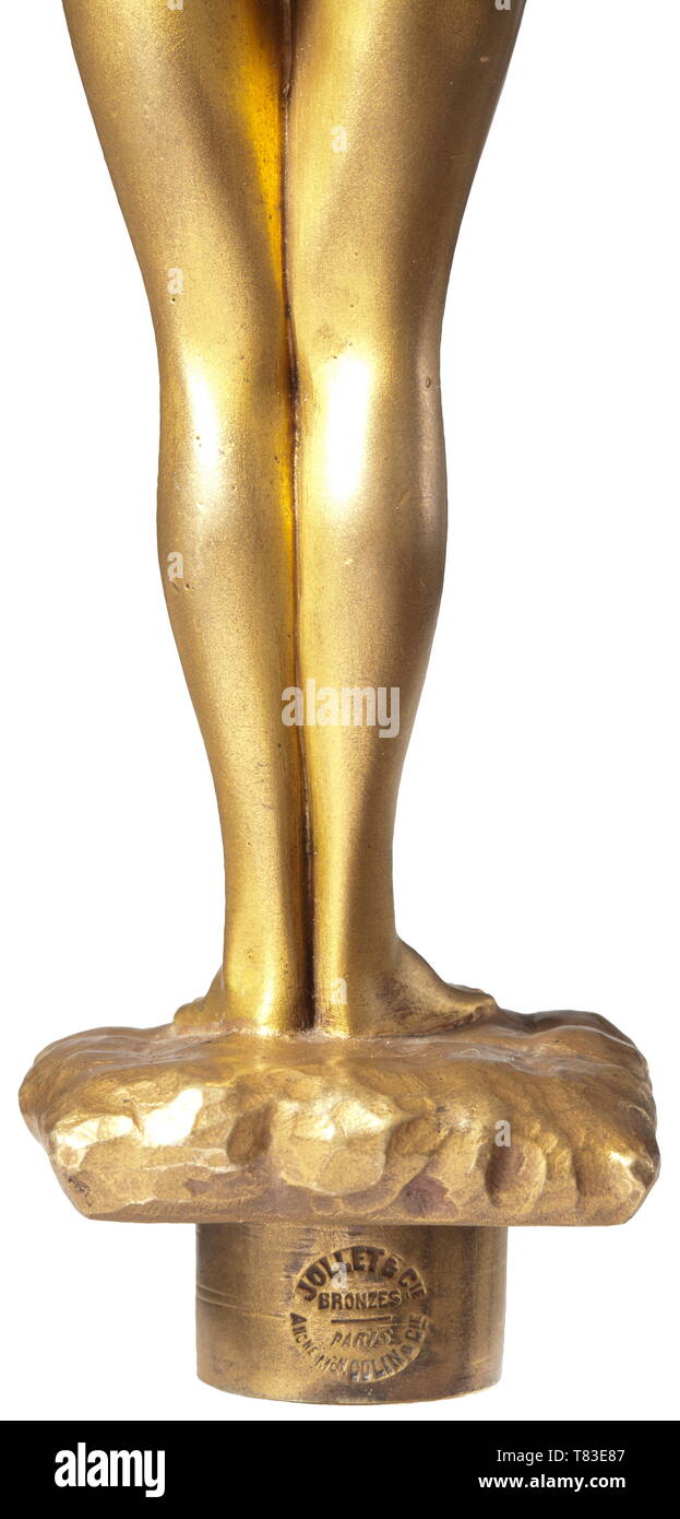 Friedrich Viktor principe di Hohenzollern-Sigmaringen (1891 - 1965) - un sigillo personale bronzo dorato di Art Nouveau figura da Ch. Yrondy, inciso incoronato monogram 'FH' sotto lo zoccolo sul lato manufactory iscrizione "Jollet & Cie. - Bronzi - Parigi', in marmo verde dello zoccolo con il recesso per la guarnizione, incisi caratteri giapponesi e artista della firma 'Ch. Yrondy'. Altezza con uno zoccolo di 19,5 cm. Con una firma (la firma poco leggibile) foto del principe dal 1960 e una lettera manoscritta al principe Alfons di Baviera dal 1929 con identico incoronato monogramma. Il principe Friedrich di, Editorial-Use-solo Foto Stock