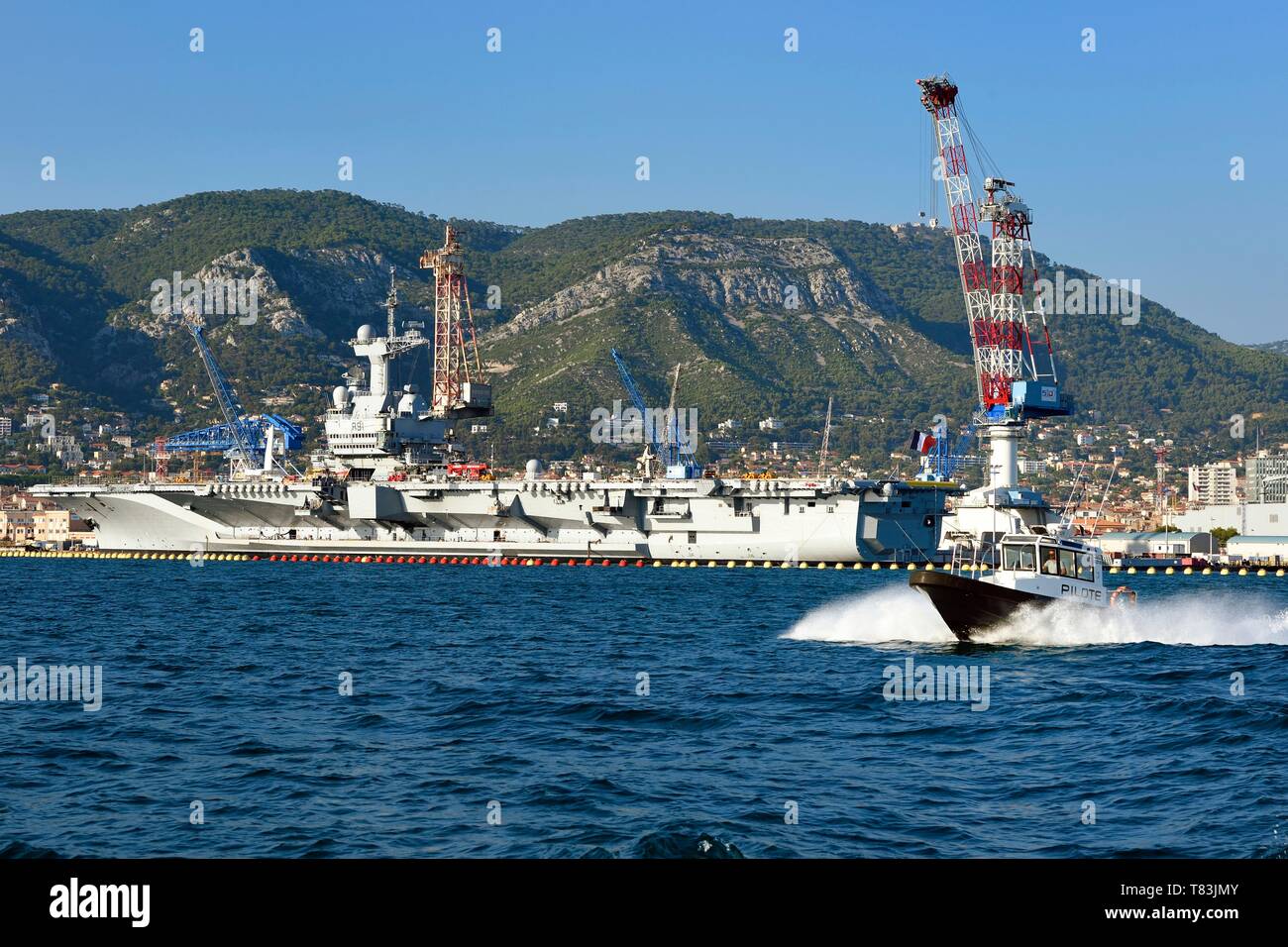 Francia, Var, Tolone, la base navale (Arsenale), il Charles de Gaulle nuclear powered portaerei sulla metà del rinnovamento di vita Foto Stock