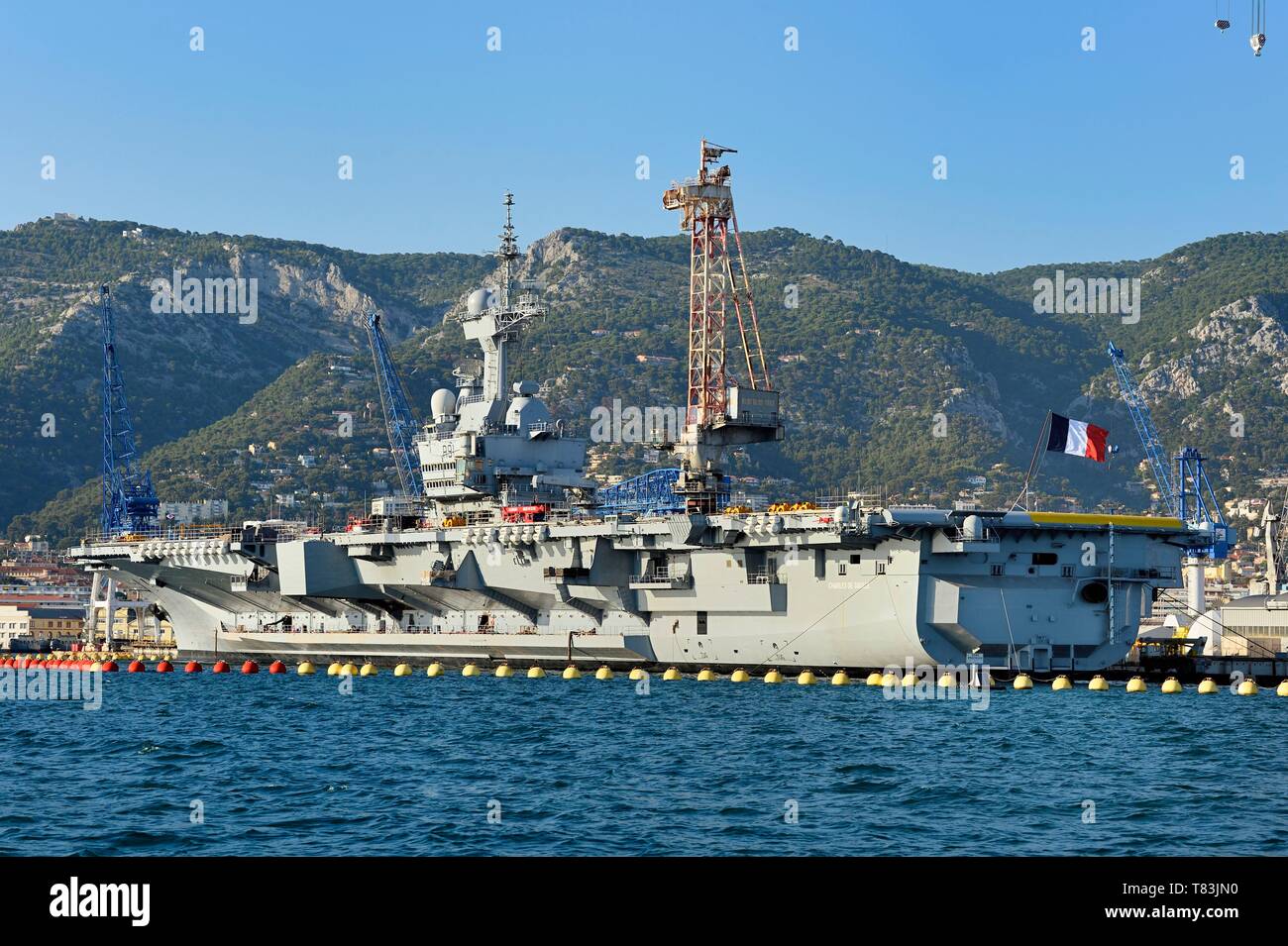 Francia, Var, Tolone, la base navale (Arsenale), il Charles de Gaulle nuclear powered portaerei sulla metà del rinnovamento di vita Foto Stock
