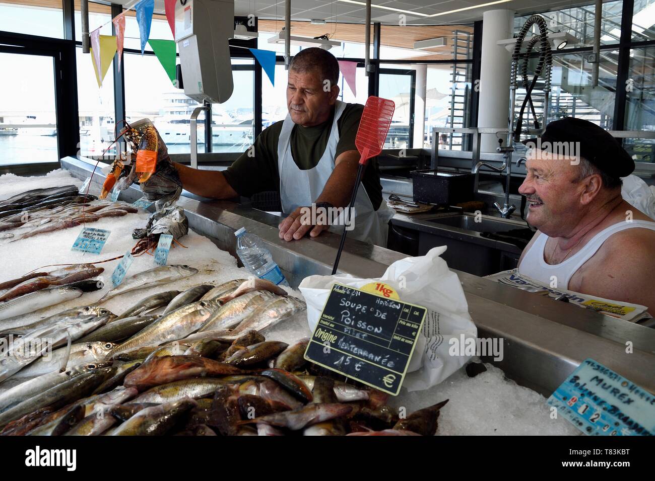 Francia, Var, Saint Raphael, i pescatori il mercato, i pescatori Astrio sulla sinistra e Gilbert sulla destra Foto Stock