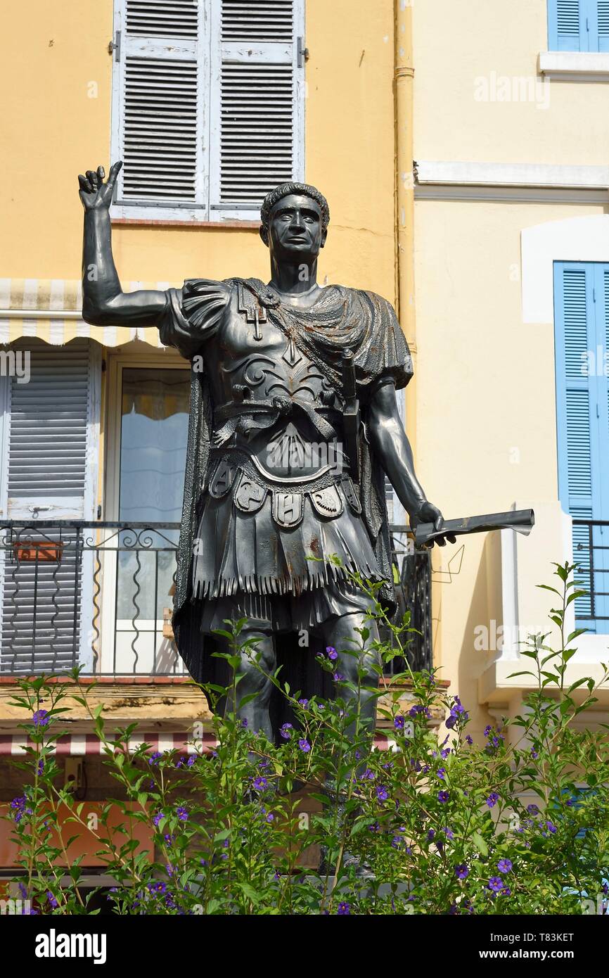 Francia, Var, Frejus, Forum Julii, statua di Giulio Agricola, il generale romano nato a Frejus (intorno all'anno 40) Foto Stock