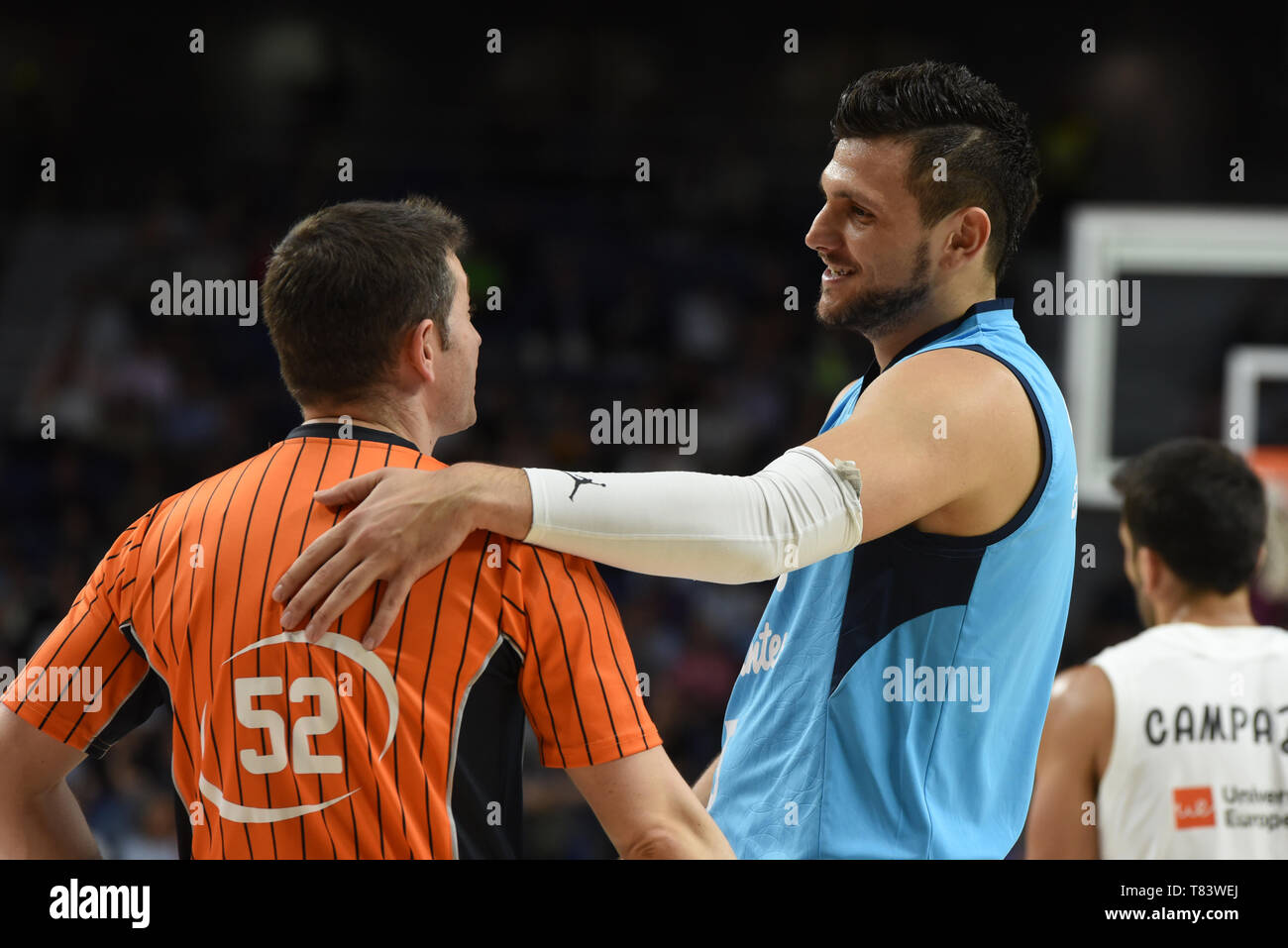 Alexandro Gentile, #5 di Estudiantes visto gesticolando durante il 2018/2019 Liga Endesa stagione regolare gioco (giorno 31) tra Real Madrid e Movistar Estudiantes al centro WiZink in Madrid. Punteggio finale: Real Madrid 109 - 92 Movistar Estudiantes. Foto Stock