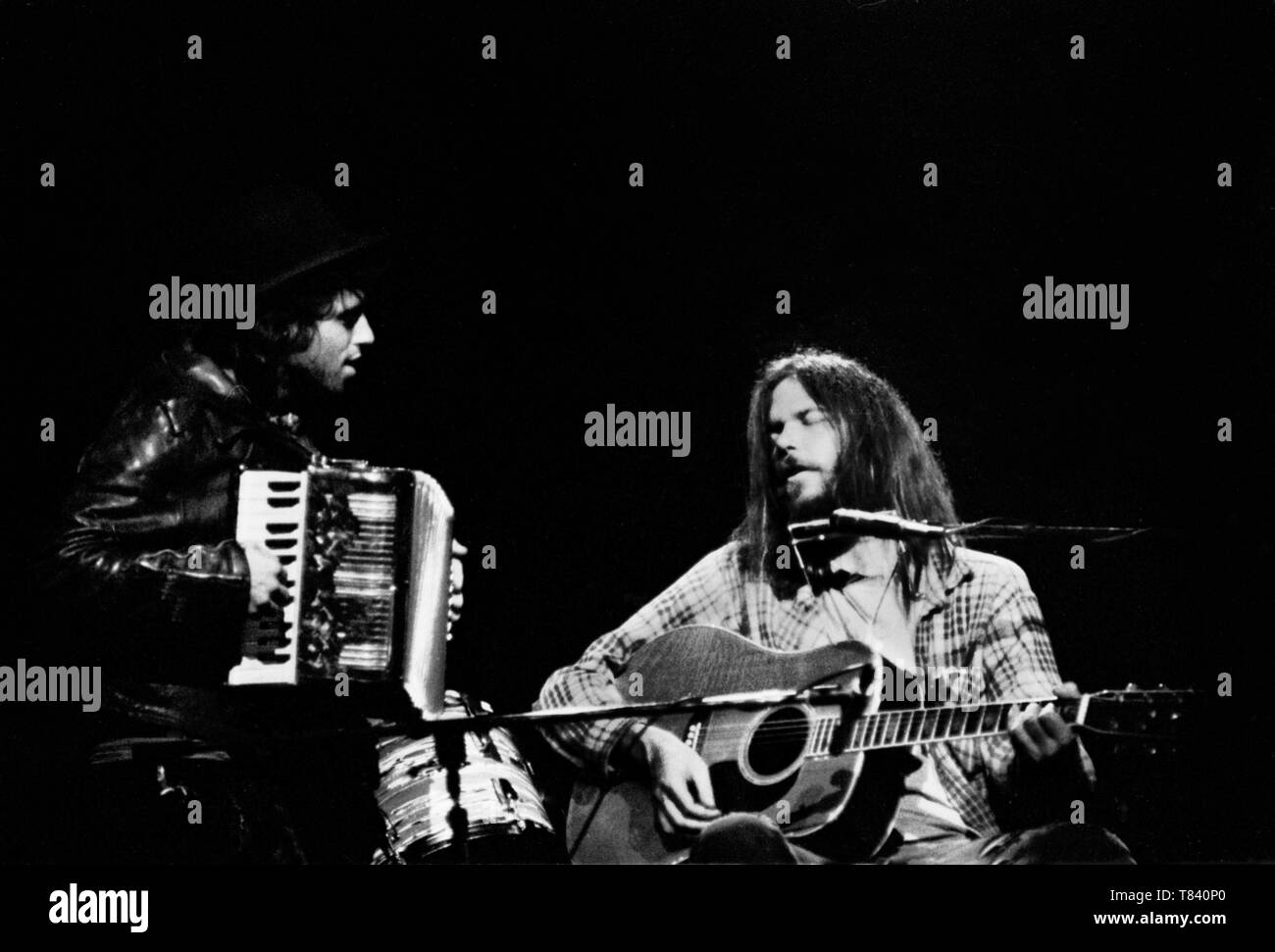 Neil Young con zero Lofgren a stasera 's night show, Rainbow Theatre, Londra 5-11-1973 Londra, Gran Bretagna - (foto Gijsbert Hanekroot) Foto Stock