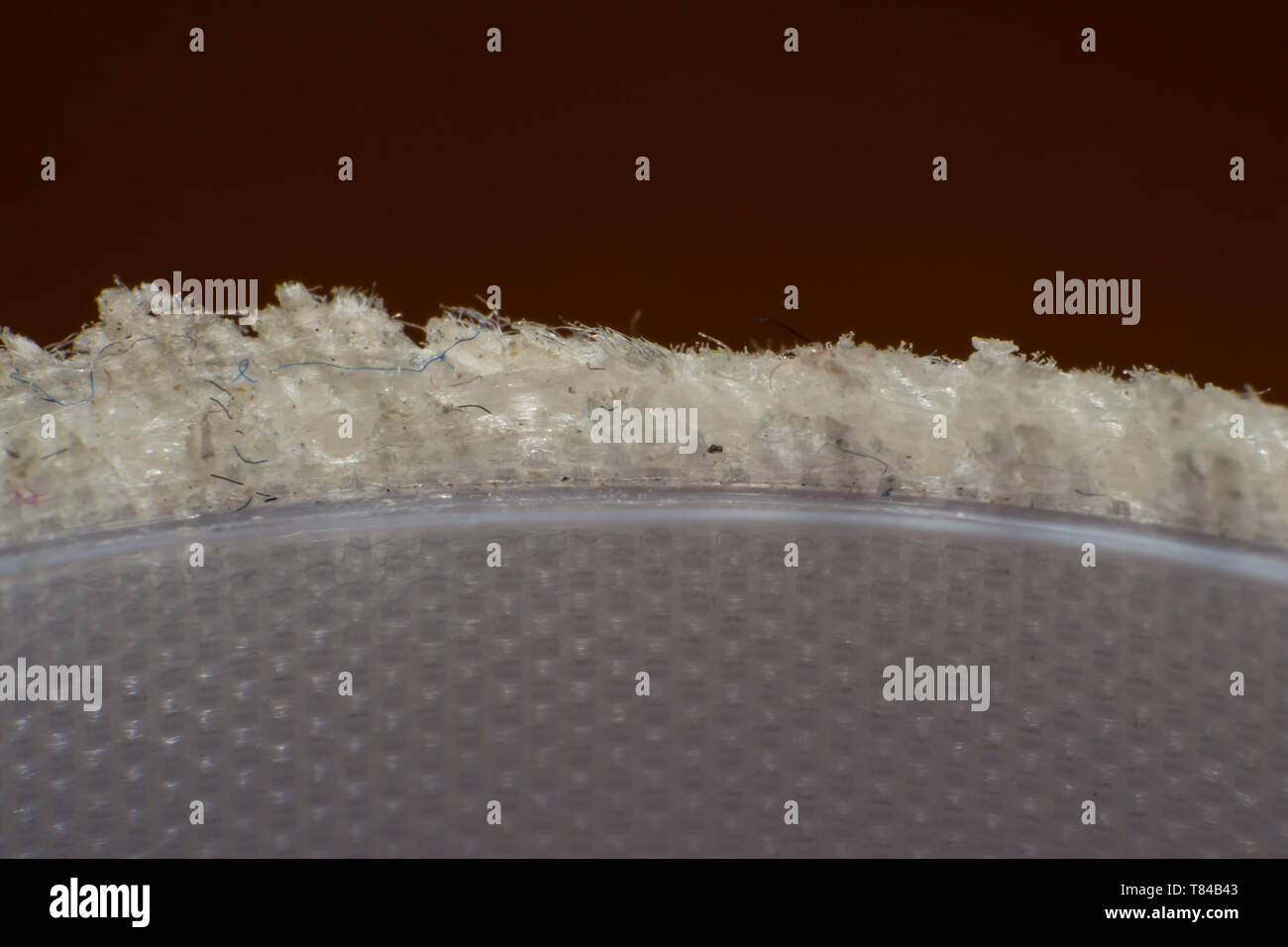 Nastro adesivo da industria medica con la polvere sulla superficie, vista macro Foto Stock