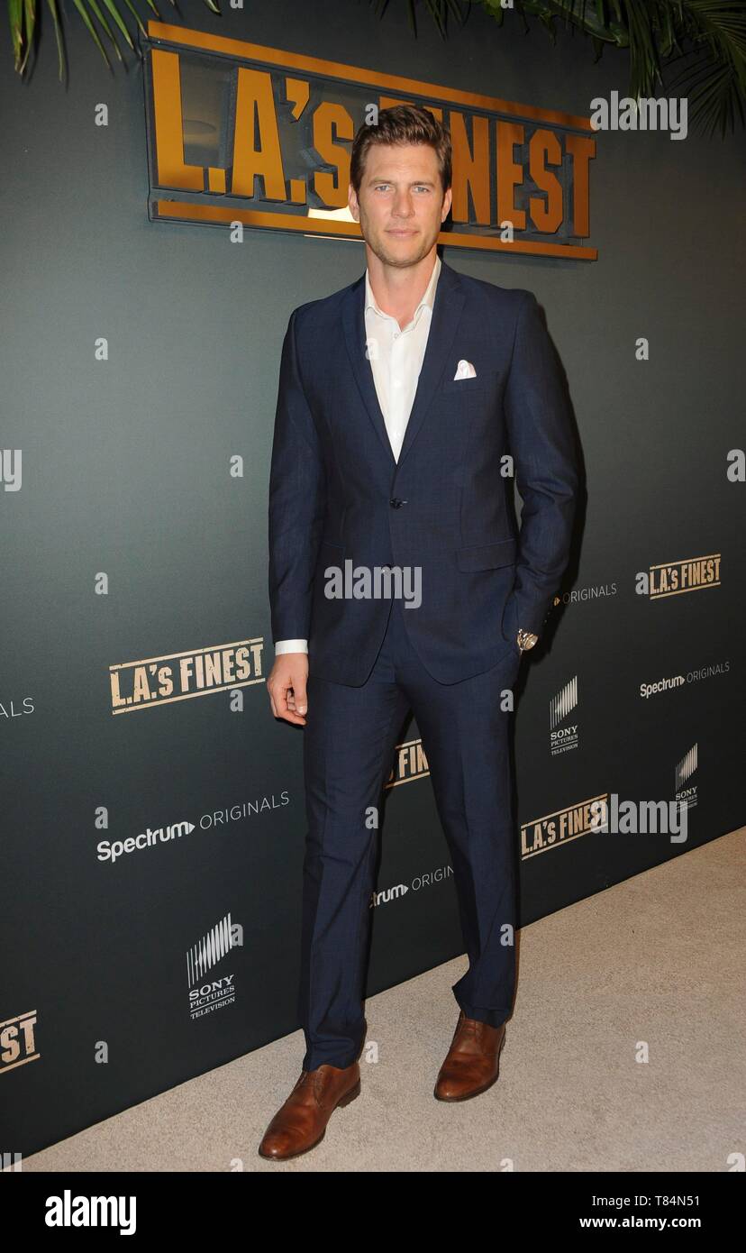 Los Angeles, CA, Stati Uniti d'America. Il 10 maggio, 2019. Ryan McPartlin presso gli arrivi di L.A. migliori serie Premiere sullo spettro originali, Sunset Tower Hotel di Los Angeles, CA Maggio 10, 2019. Credito: Elizabeth Goodenough/Everett raccolta/Alamy Live News Foto Stock