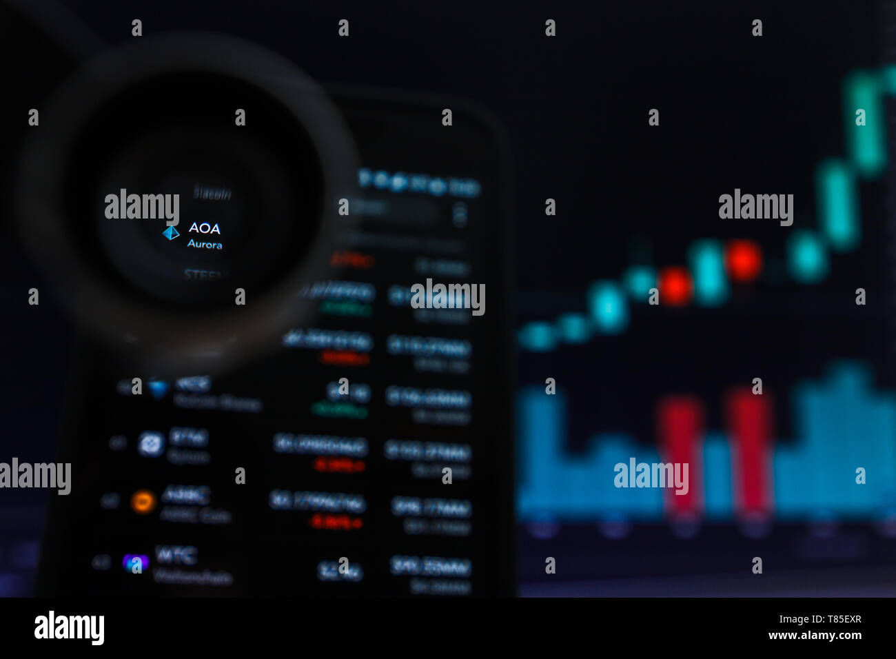 SAN FRANCISCO, STATI UNITI - 9 Maggio 2019: un grafico di tendenza crescente di AOA Aurora Cryptocurrency. L'illustrazione delle candele verde bar di tendenza di sollevamento, San Fra Foto Stock