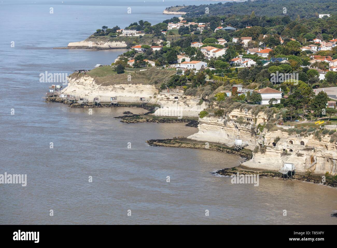 Francia, Charente Maritime, Meschers sur Gironde, la Cote de Beaute scogliere (vista aerea) Foto Stock