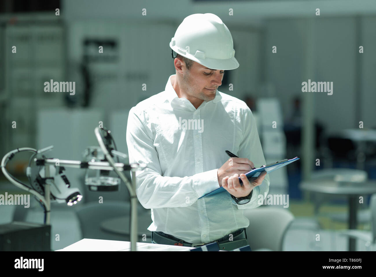 Ingegnere di lavoro in fabbrica Foto Stock