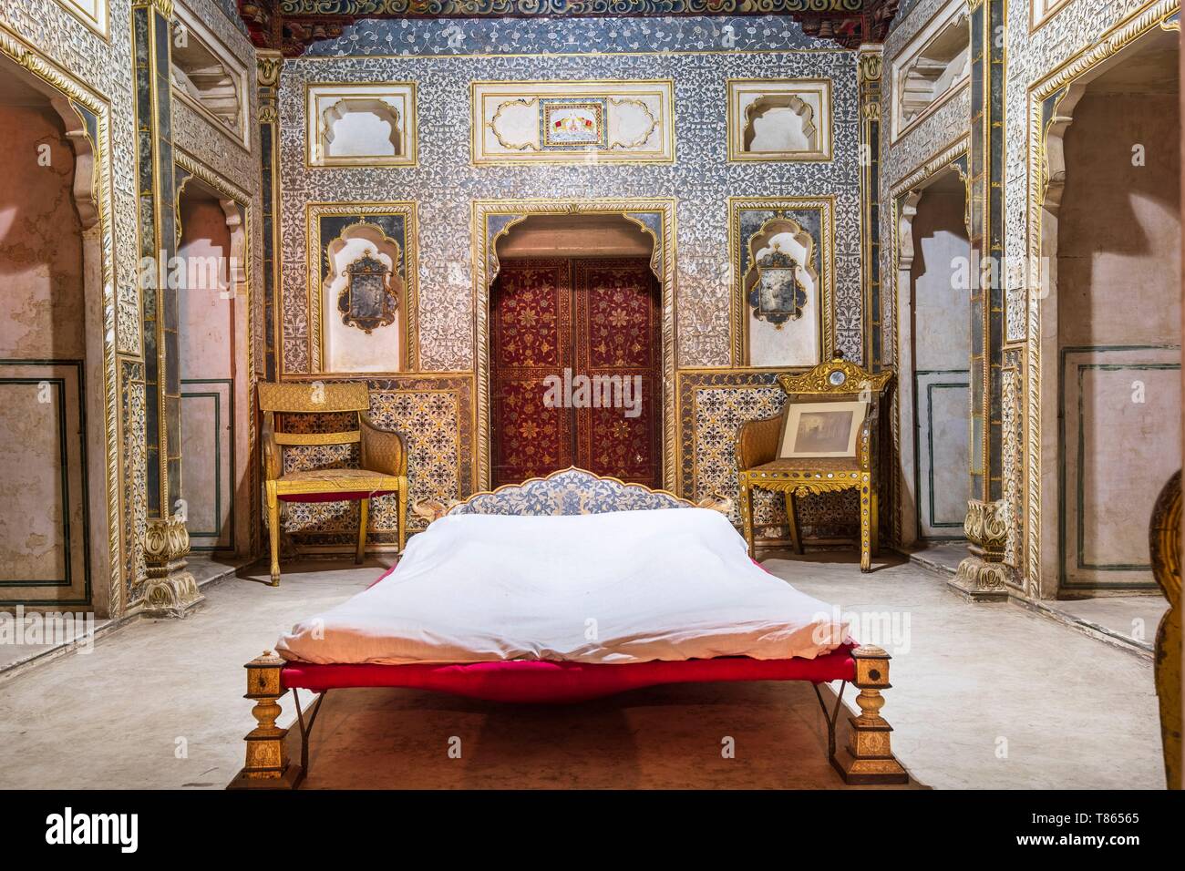 India Rajasthan, Bikaner, Junagarh Fort costruito nel XVI secolo, Chandra Mahal, Royal Camera da letto Foto Stock