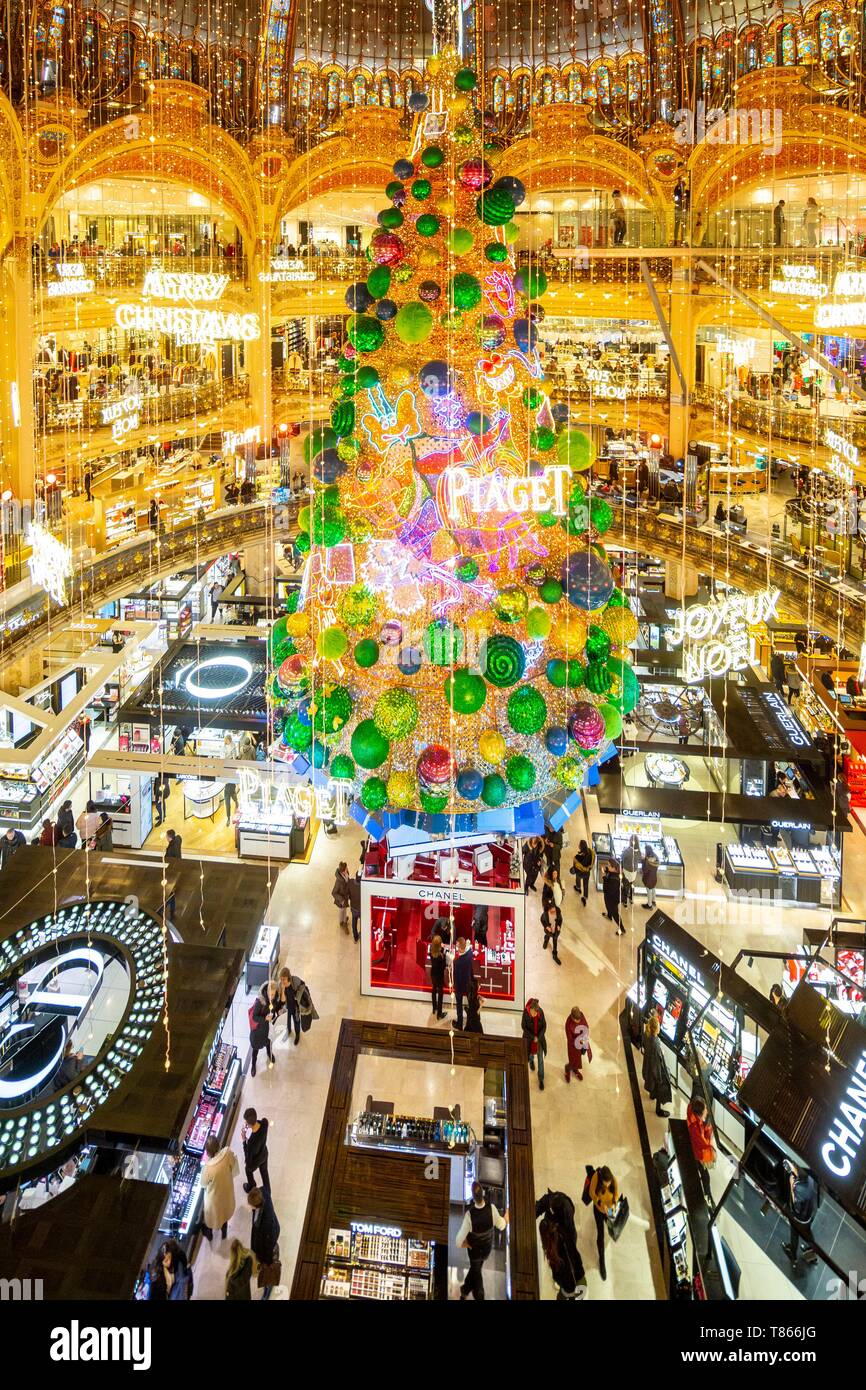 Francia, Parigi, il grand magasin des la Galery Lafayettes, l albero di Natale Foto Stock