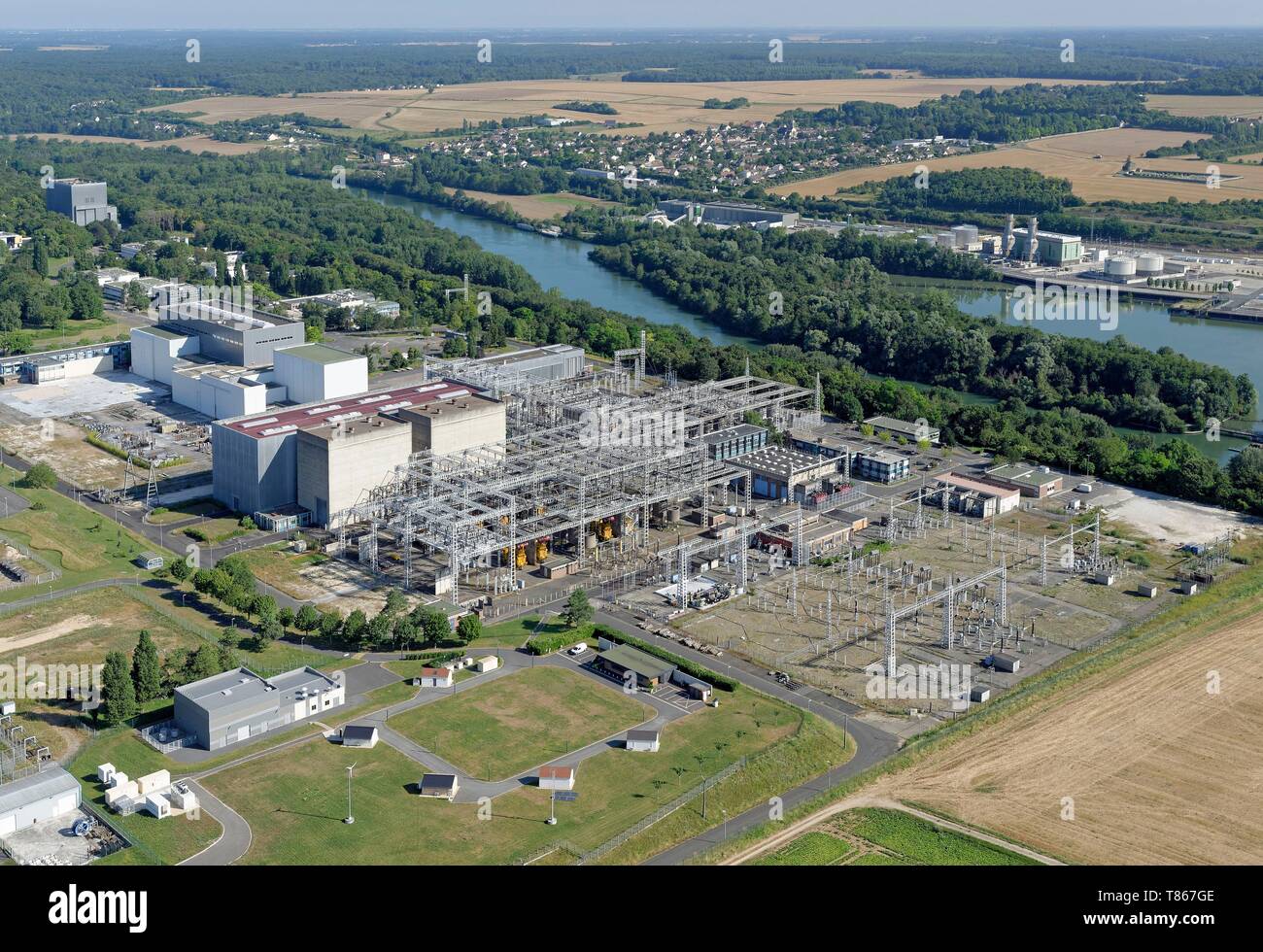Francia, Seine et Marne, Moret sur LOING, EDF sito Foxholes di laboratorio (vista aerea) Foto Stock